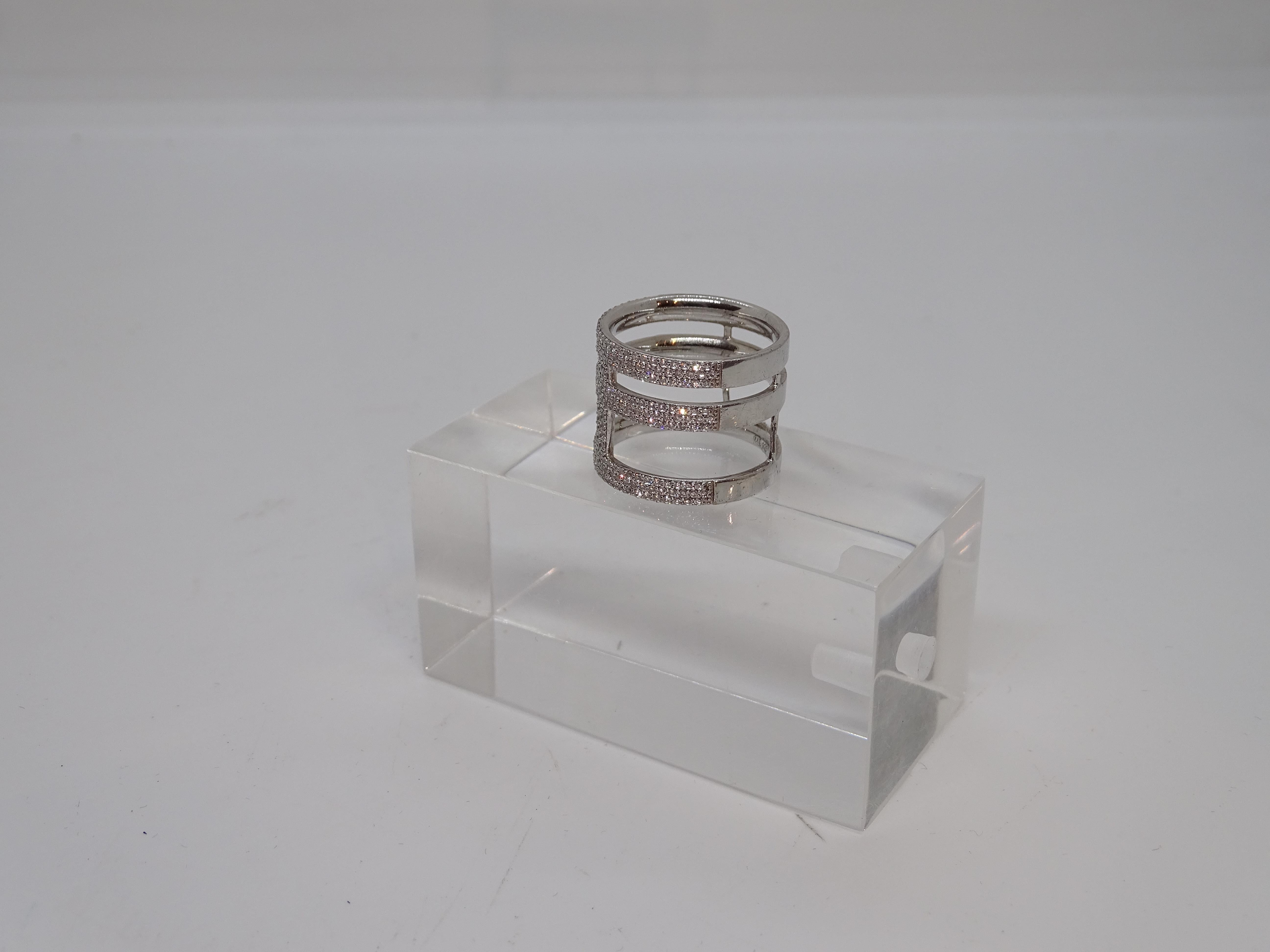 Anello in argento sterling con pavé di zirconi di Frances Guiot de Bourg, Parigi in vendita 11