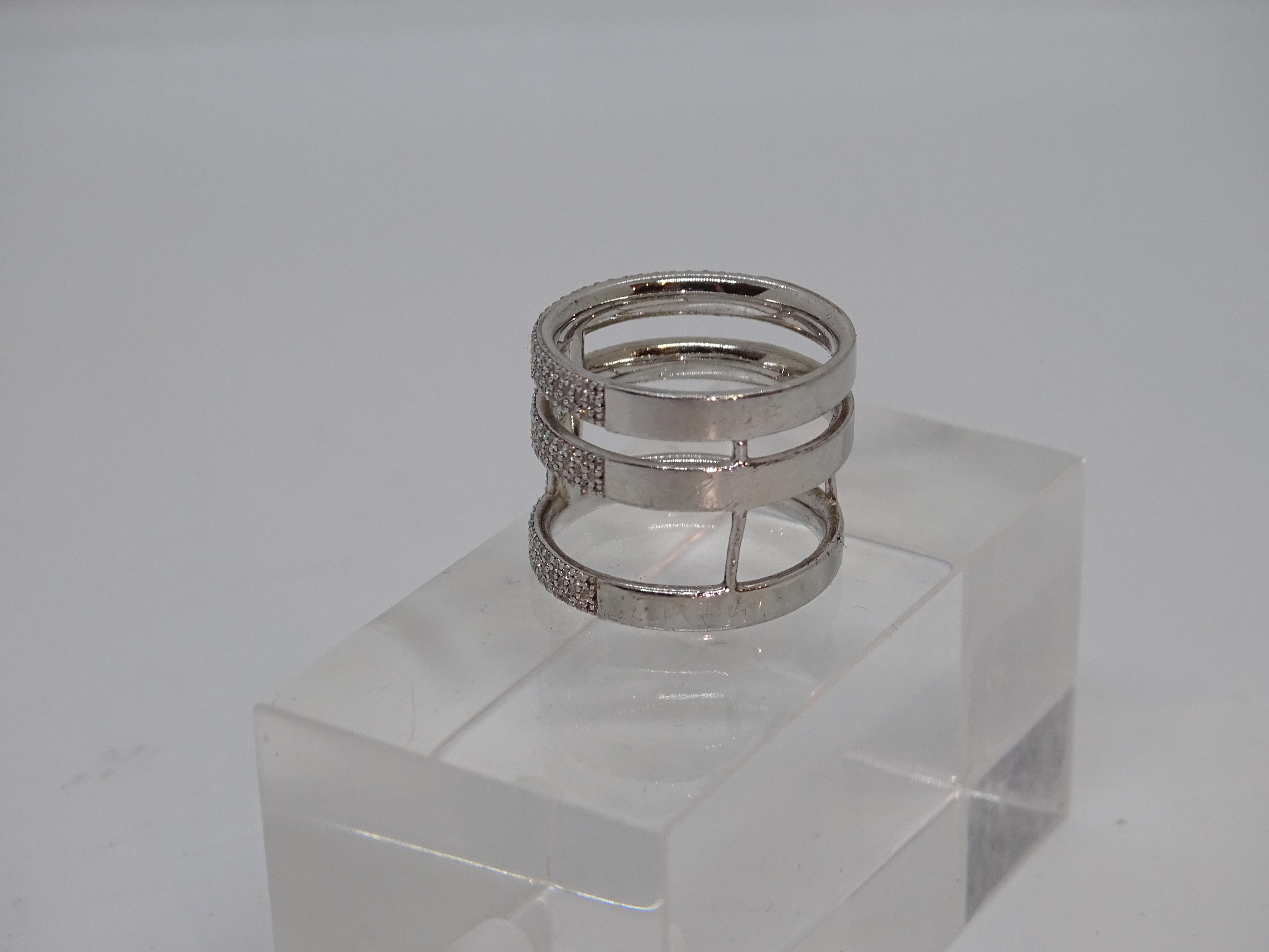 Anello in argento sterling con pavé di zirconi di Frances Guiot de Bourg, Parigi in vendita 13