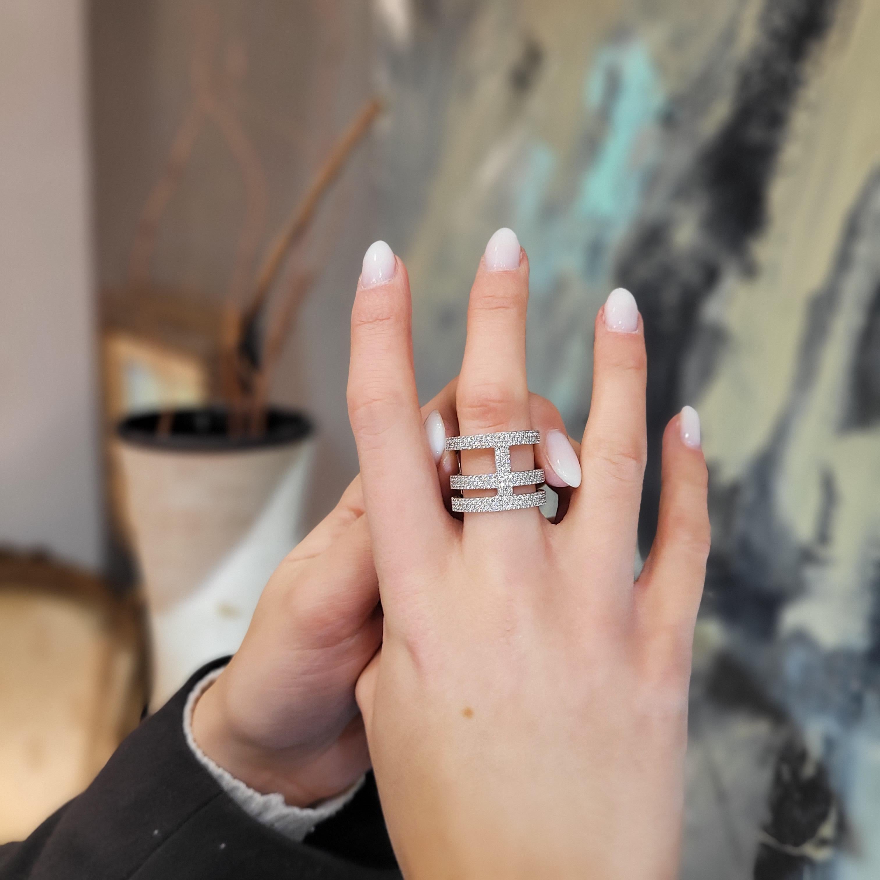 da uomo o donna Anello in argento sterling con pavé di zirconi di Frances Guiot de Bourg, Parigi in vendita