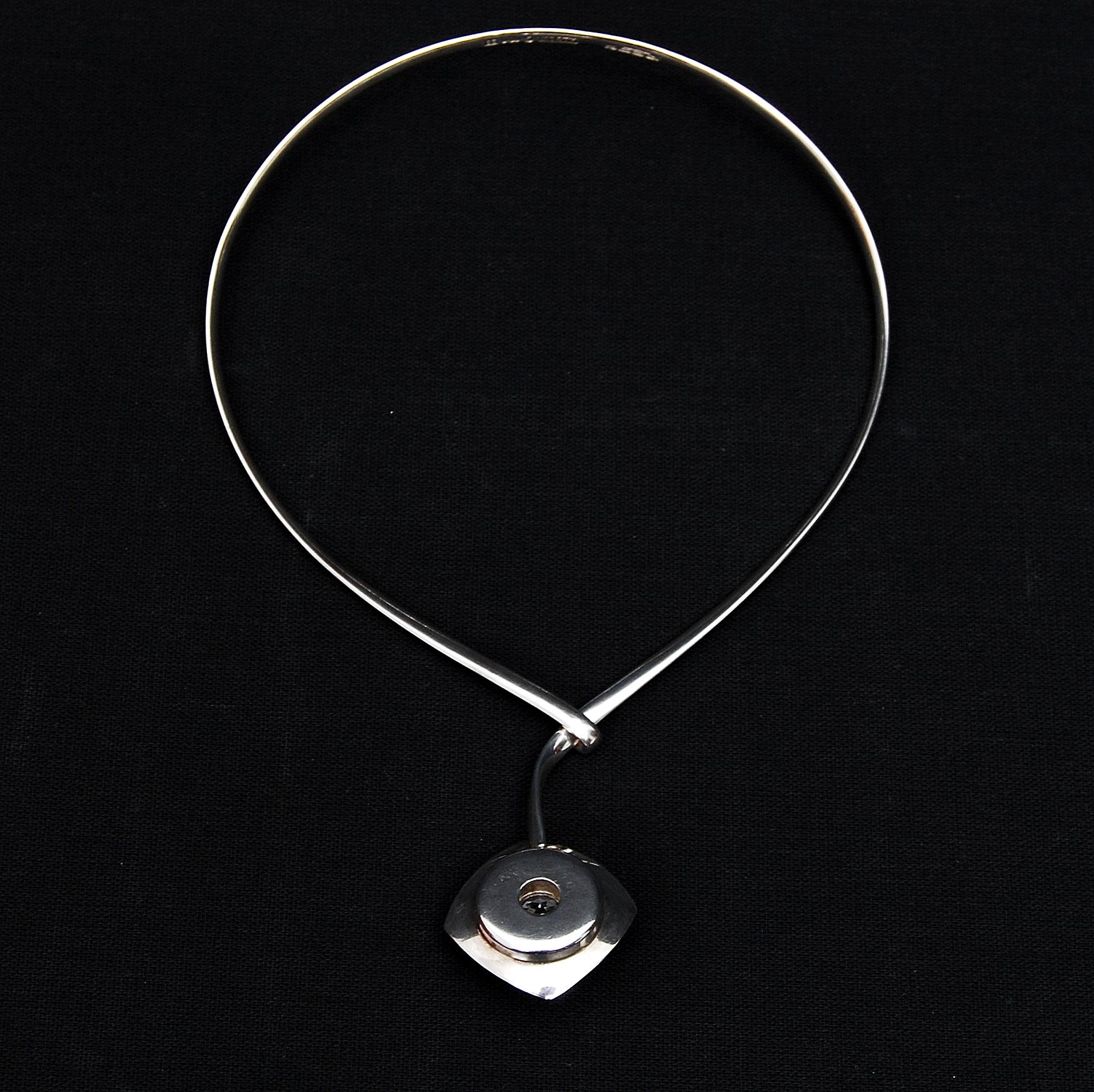 Suédois Collier moderniste en argent sterling et cristal de roche Alton Sweden, 1968 en vente