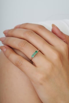 Sterling Silver Round Emerald May Birthstone Stackable Trilogy Ring by Silvorra