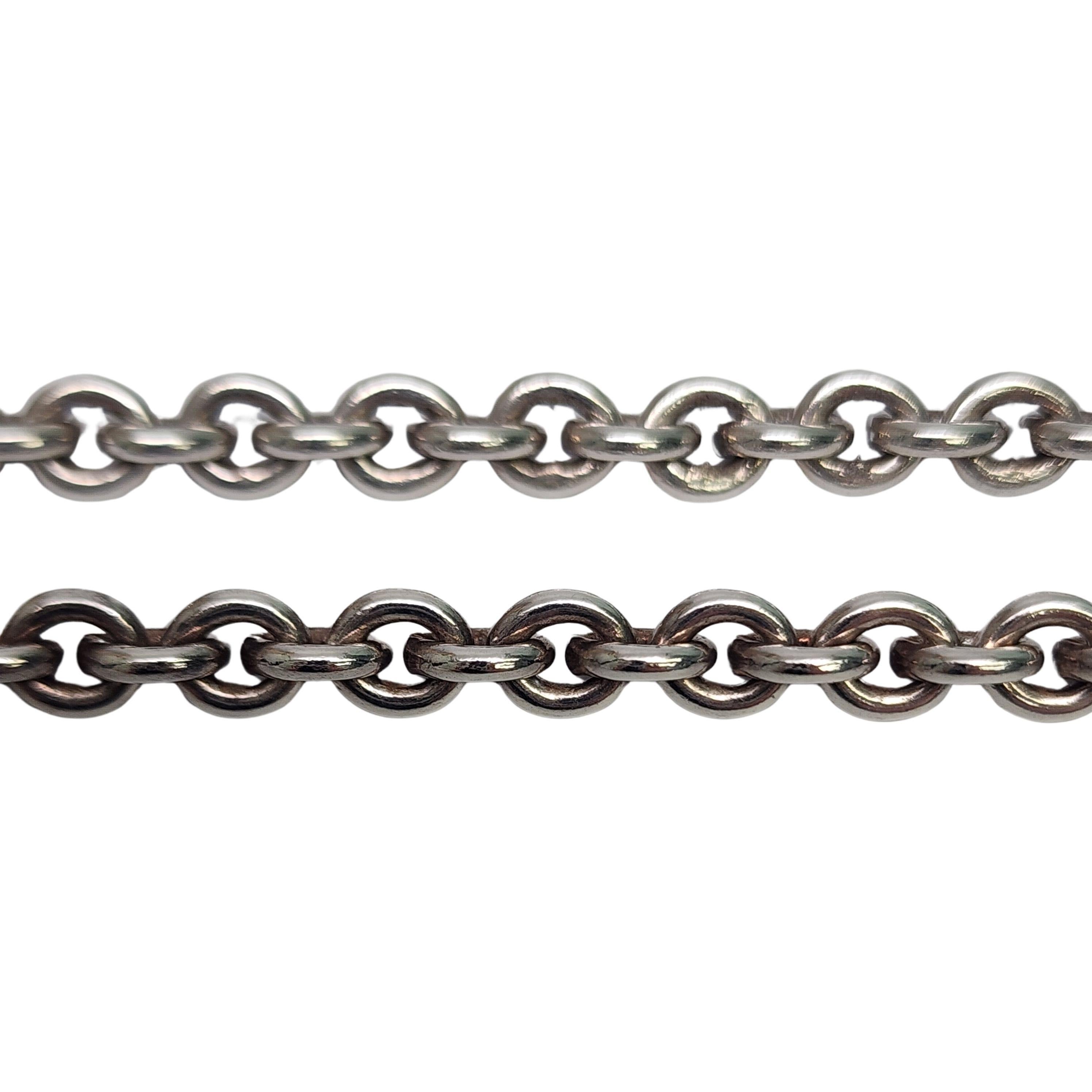 Sterling silver round link chain necklace and bracelet set.

A necklace and bracelet set in matching simple and classic small round links in sterling silver.

Weighs approx 40.9g, 26.3dwt total

Necklace measures approx 18