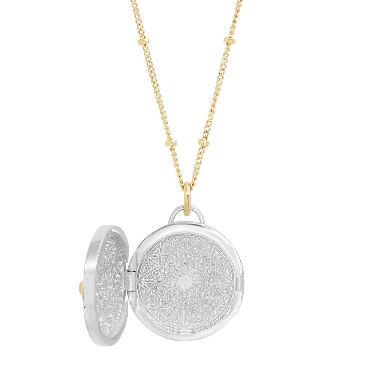 Taille ronde Médaillon Love Round en argent sterling avec opales d'Éthiopie en vente