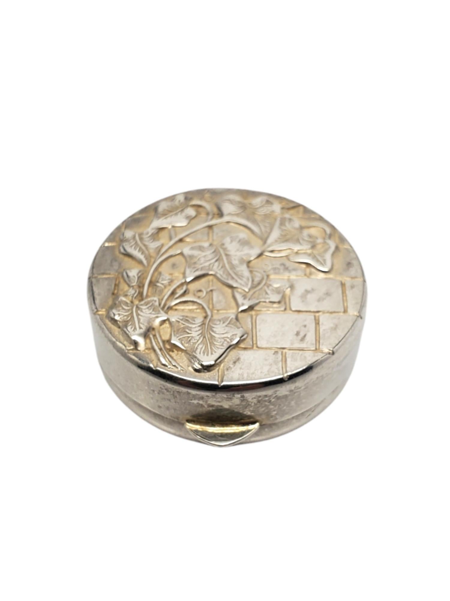 Sterling Silver Round Pill Box With Ivy Design # 19683 In Good Condition For Sale In Washington Depot, CT