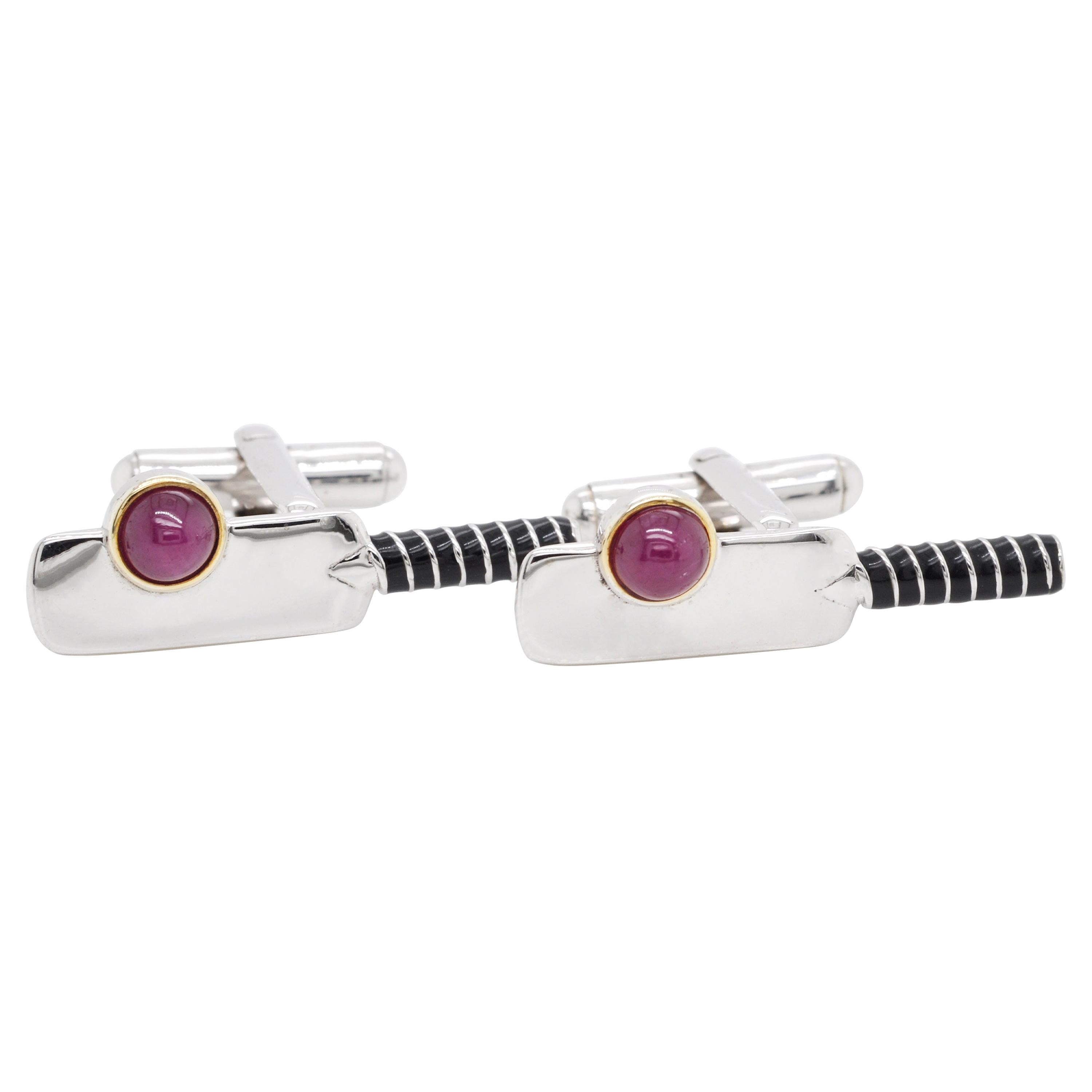 Boutons de manchette boule de criquet en argent sterling et émail avec cabochon de rubis en vente