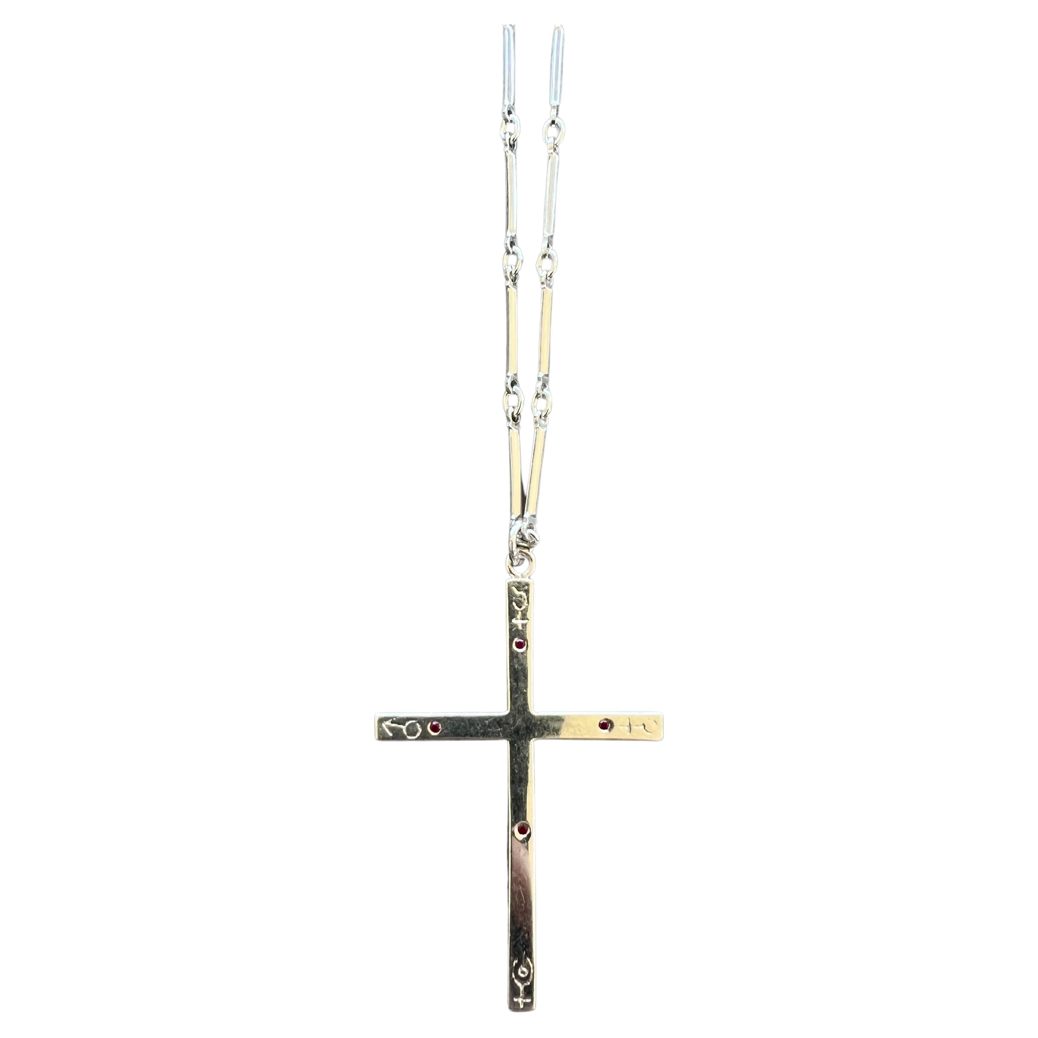 Plata de ley Rubí Cruz Astrología Plutón Mercurio Marte Venus Cadena Collar
Aproximadamente 24 

Diseñador: J Dauphin

Esta exquisita pieza de joyería presenta un colgante en forma de cruz de plata de ley bellamente elaborado y adornado con 4