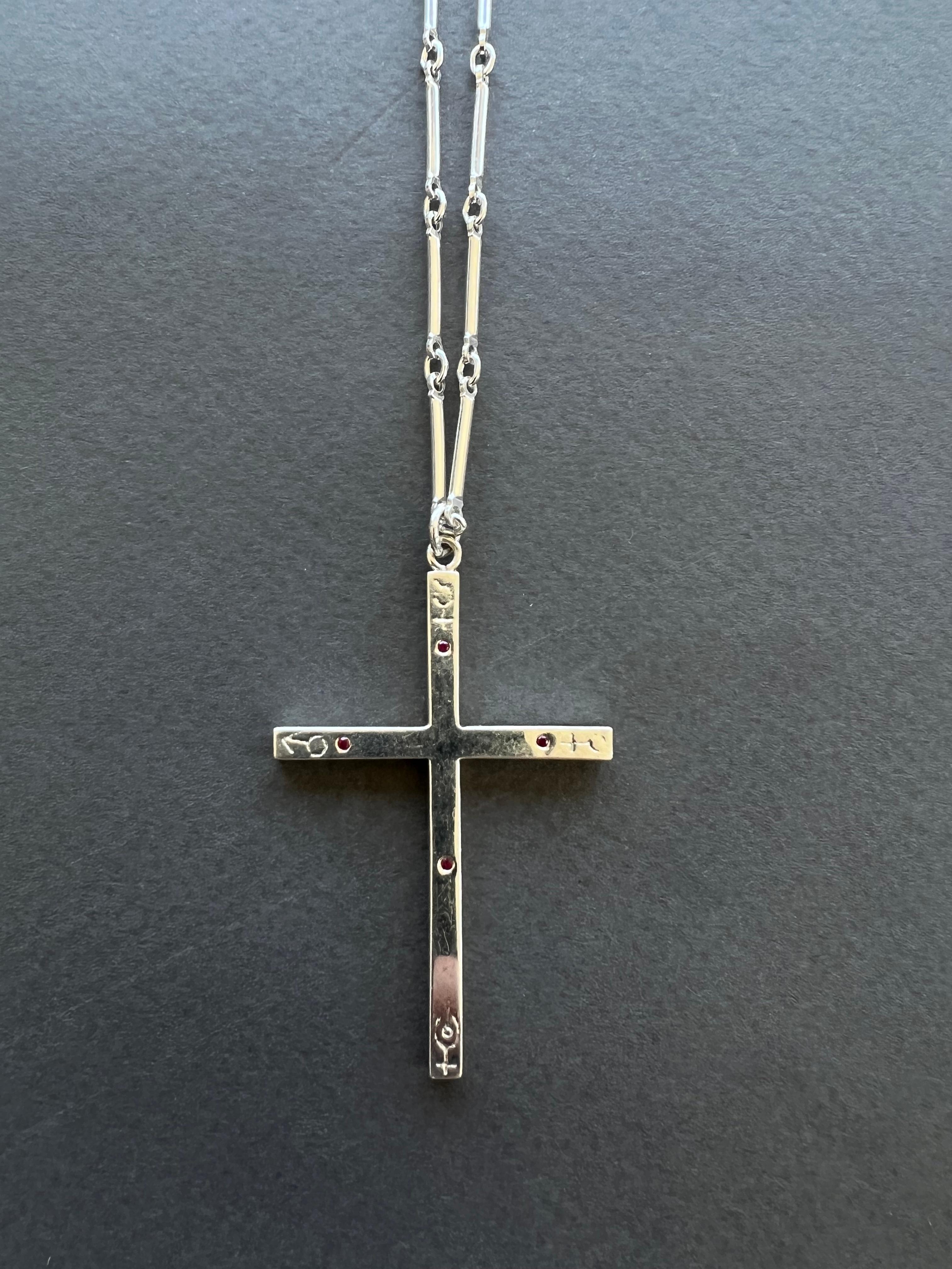 Taille brillant Collier croix en argent sterling avec symboles de l'horlogerie et de la Vénus en Pluto et Mercure en vente