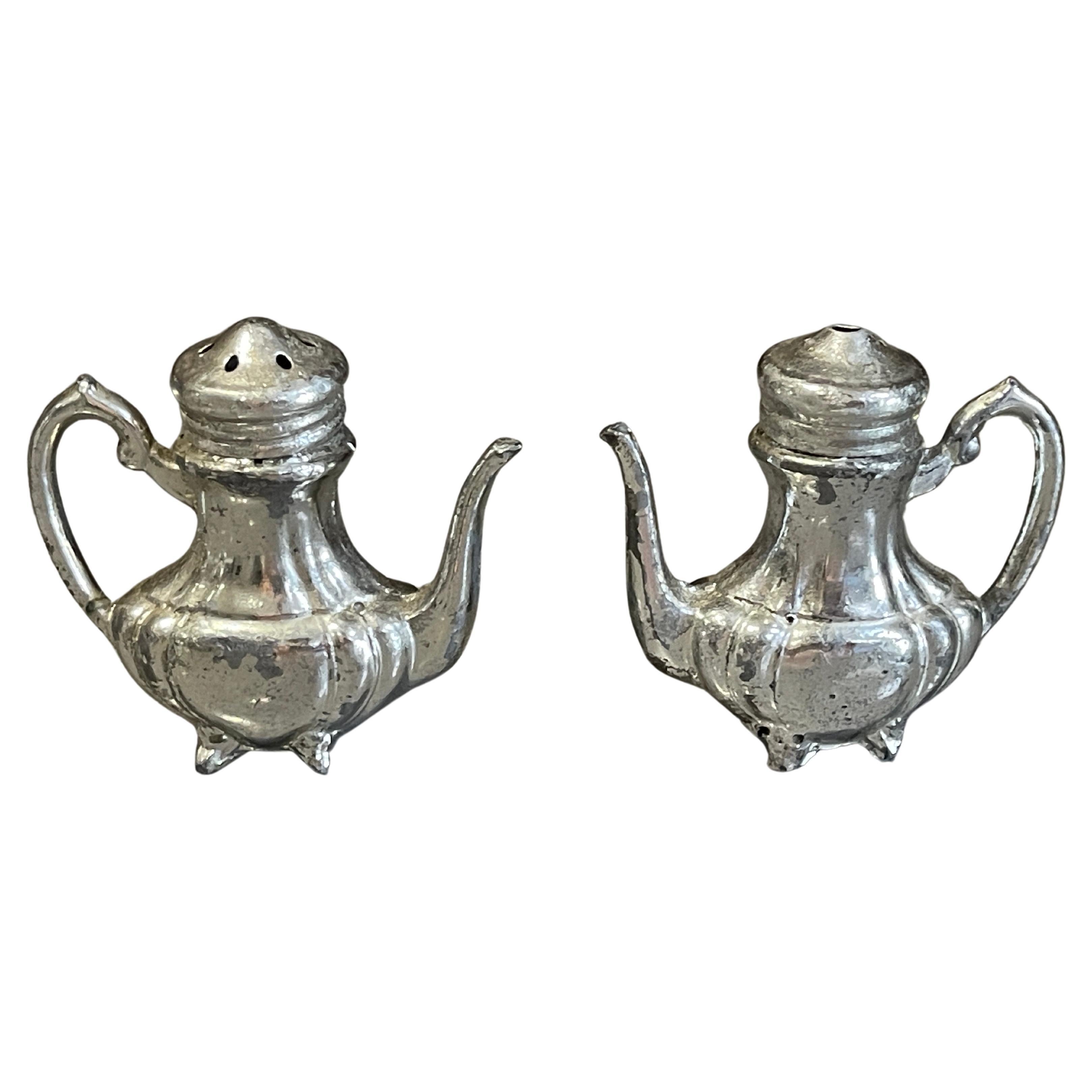 Sterling silver Salt & Pepper shaker, Antique pair of salt cellar For Sale