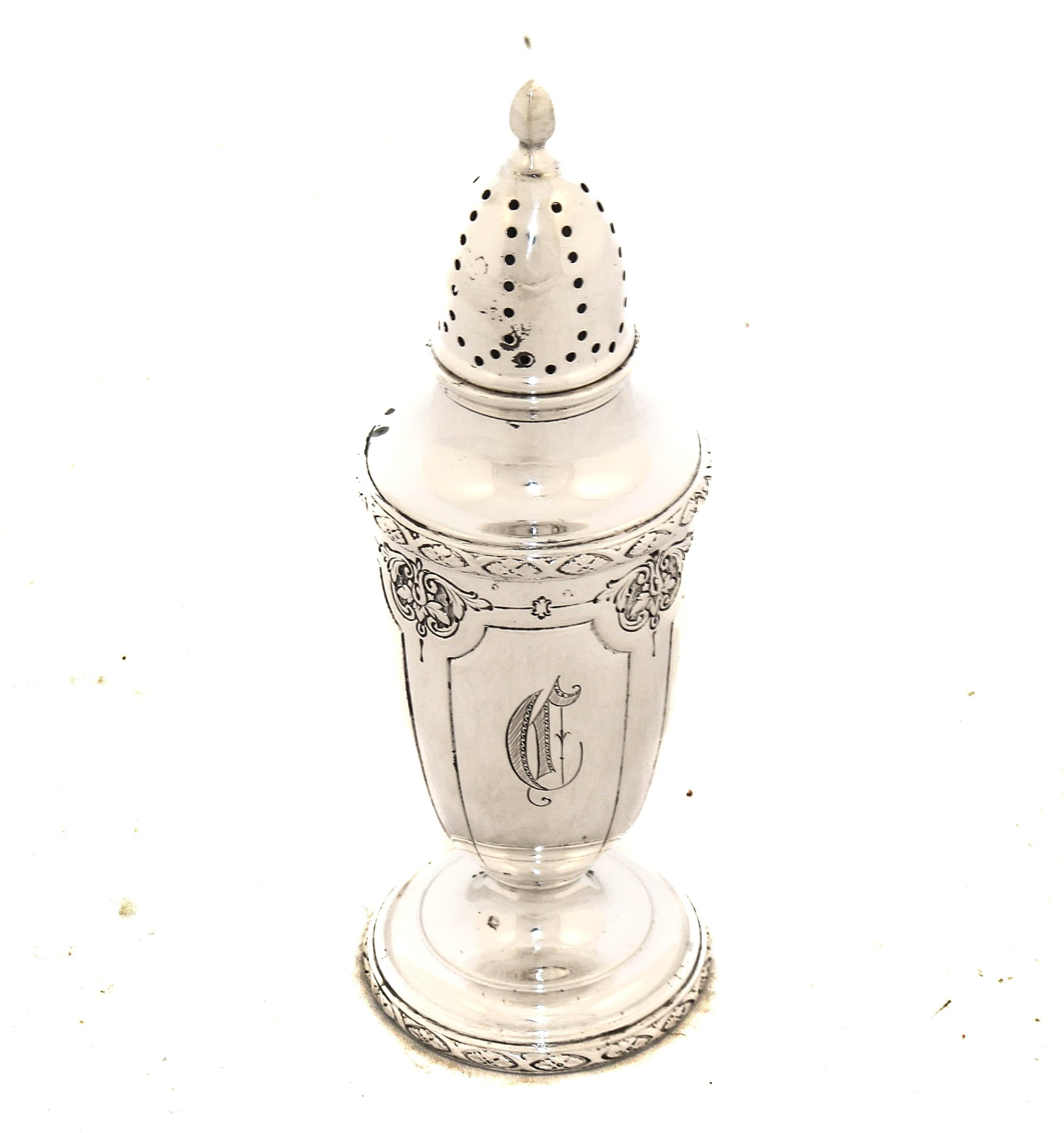 In offerta una coppia di saliere in argento sterling di Towle Silversmiths nel modello 