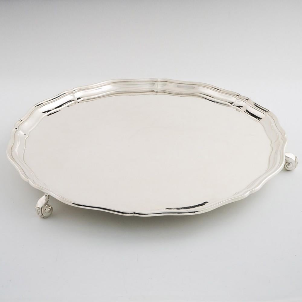 Sterling Silver Salver Blackensee and Sons Chester, 1936

Additional information:
Date : Hallmarked in Chester For S Blackensee and Sons in 1936
Period : George V - George VI
Origin : Chester, England
Decoration : Lobed petal and reeded rim, three