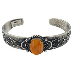 Sterling Silber Sandcast Armband von Navajo Silversmith Kirk Smith (JSW469)