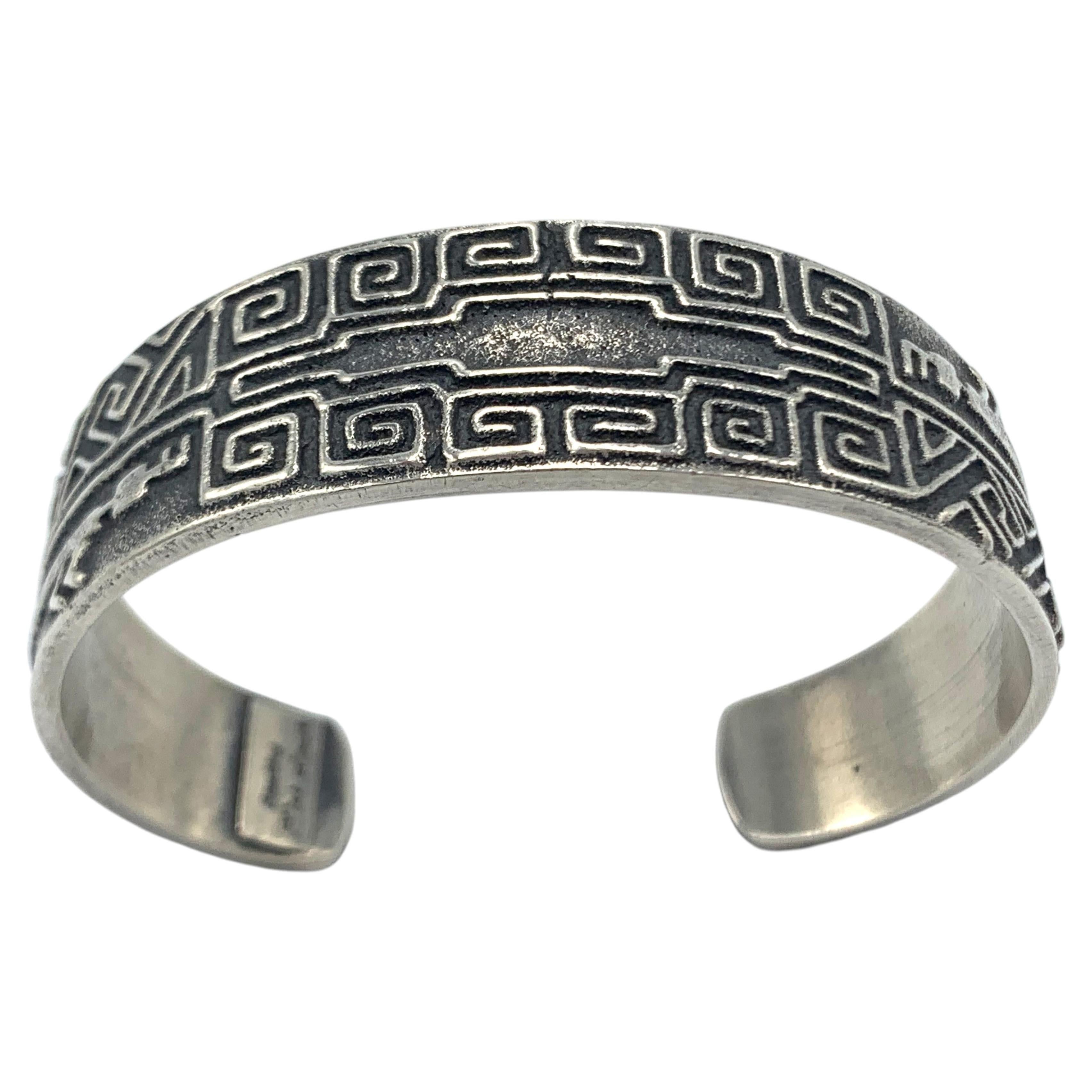 Bracciale in argento Sterling Sandcast dell'argentiere Navajo Kirk Smith