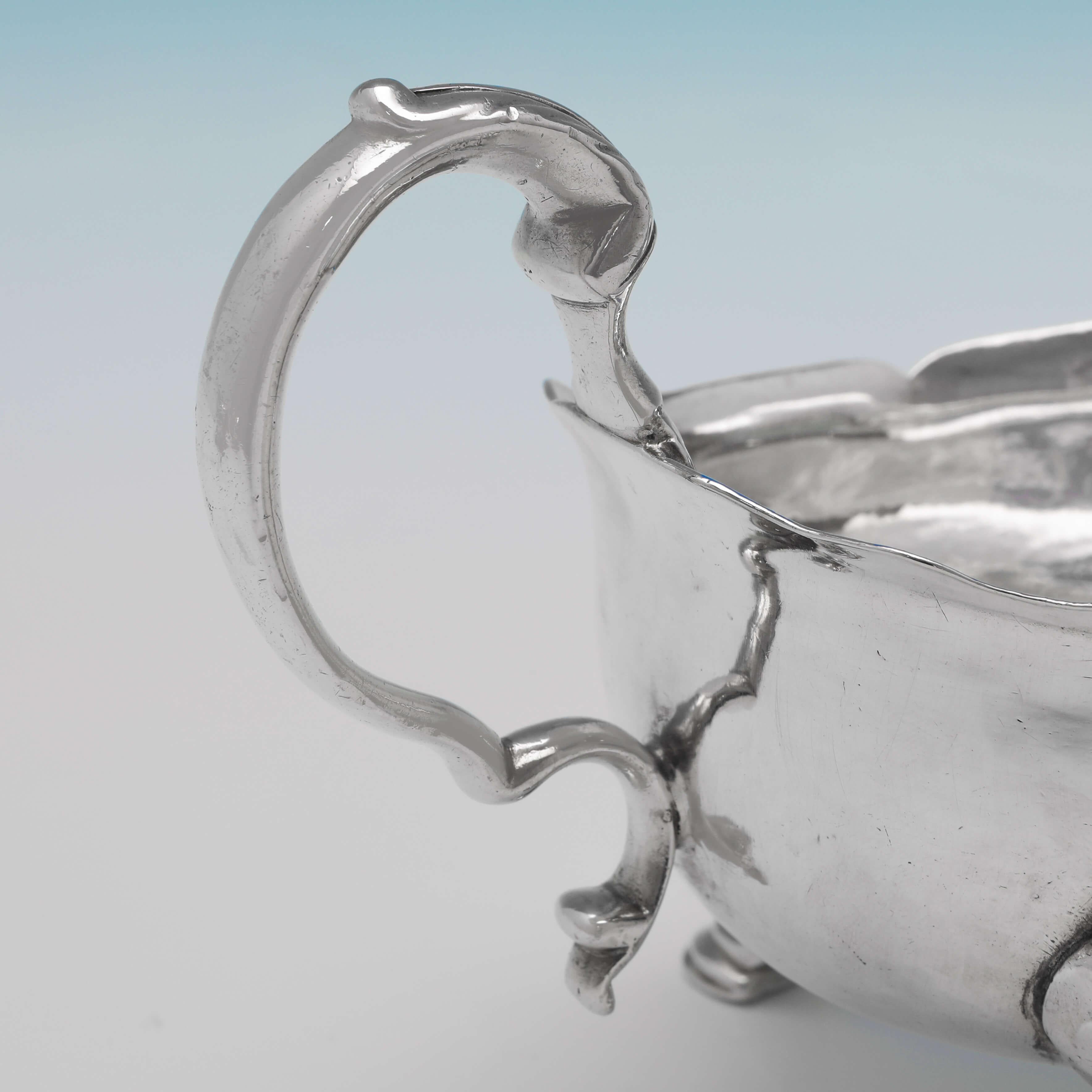 Antigua salsera de plata de ley del siglo XVIII, Jorge II, Londres, 1750 Inglés en venta