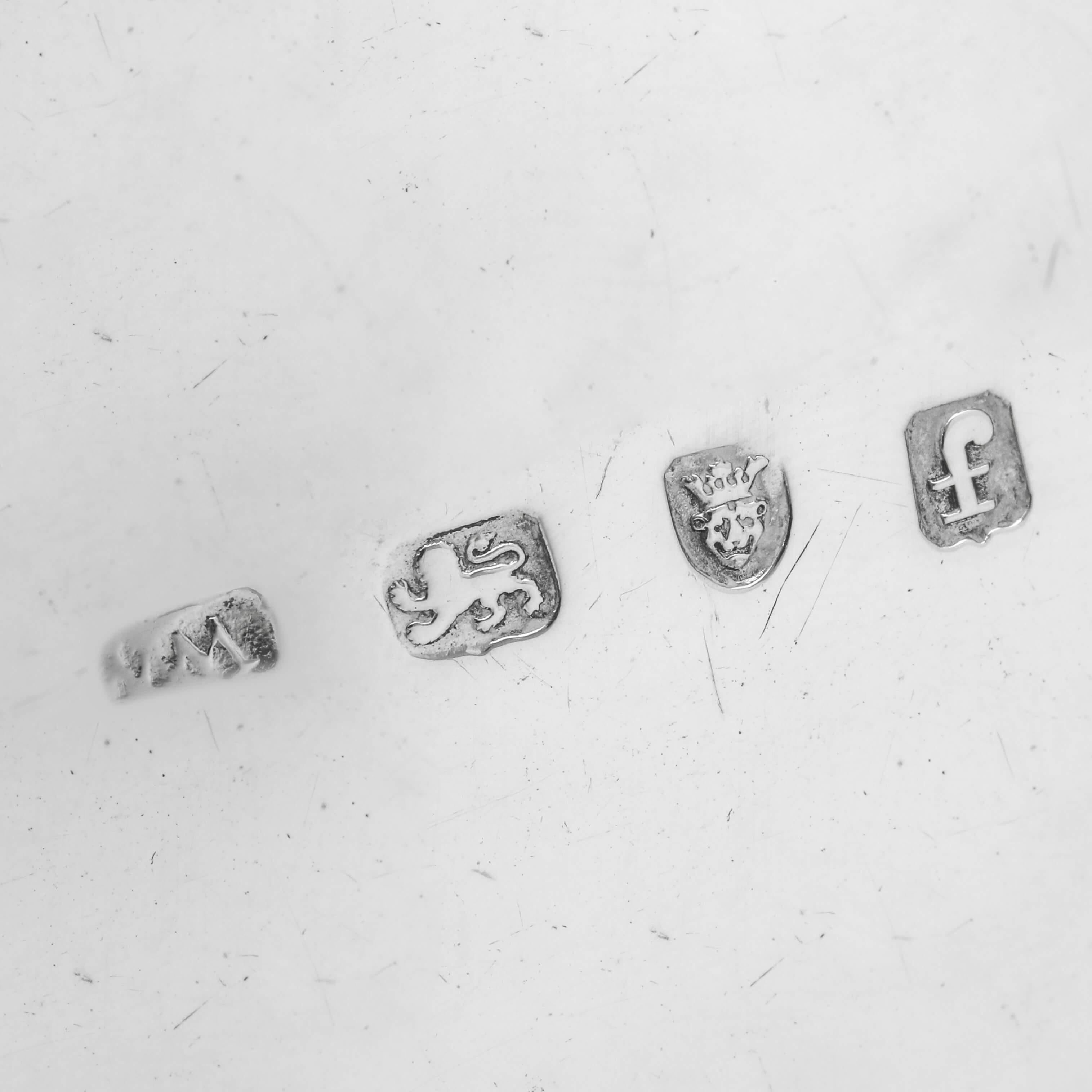 Salsera de plata de ley en Bueno estado para la venta en London, London