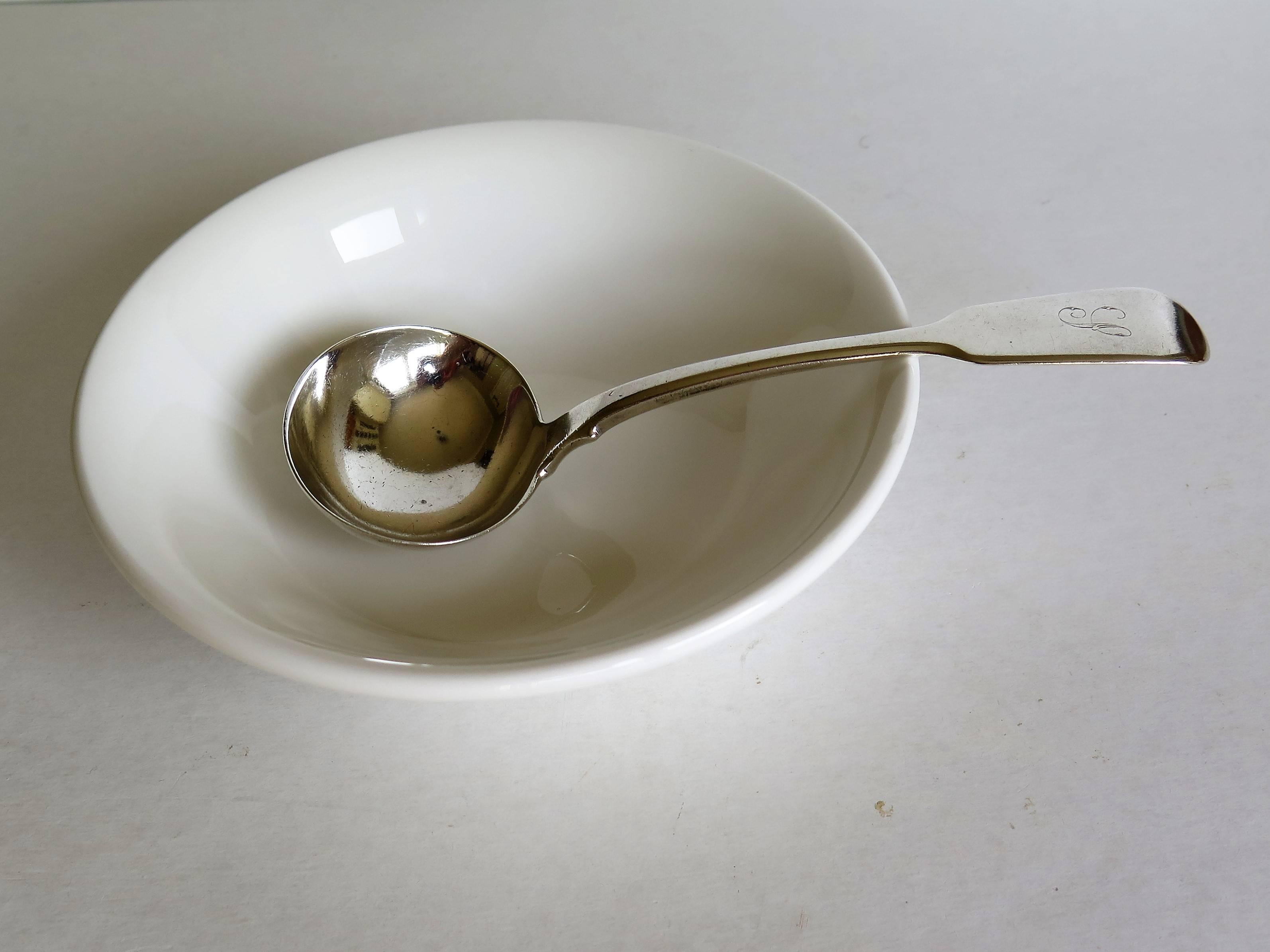 London 1838 Sterling Silver Sauce Ladle or Fiddle Back Spoon by Charles Boyton In Good Condition For Sale In Lincoln, Lincolnshire