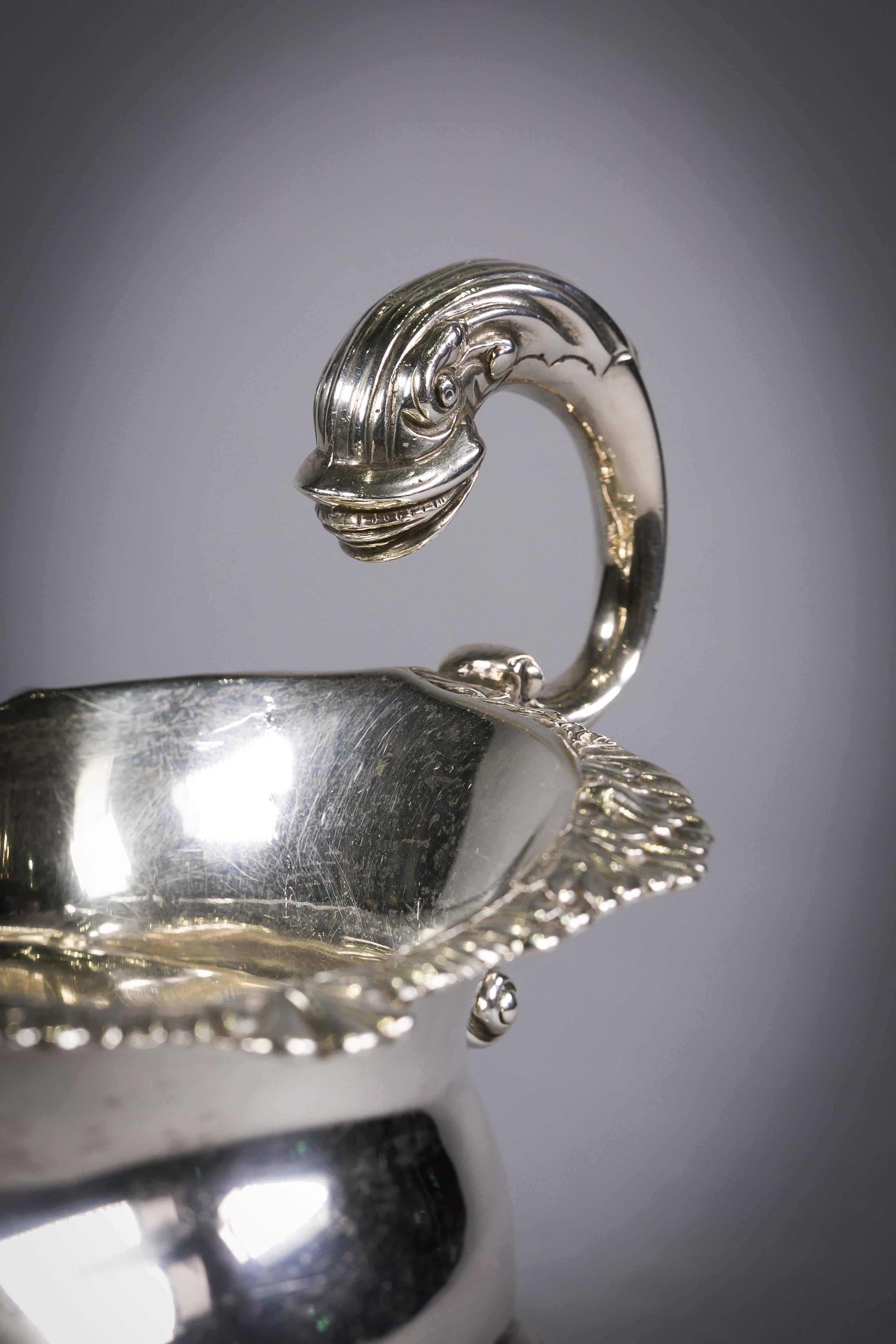 Sterling Silver Sauceboat, circa 1920 In Good Condition For Sale In New York, NY