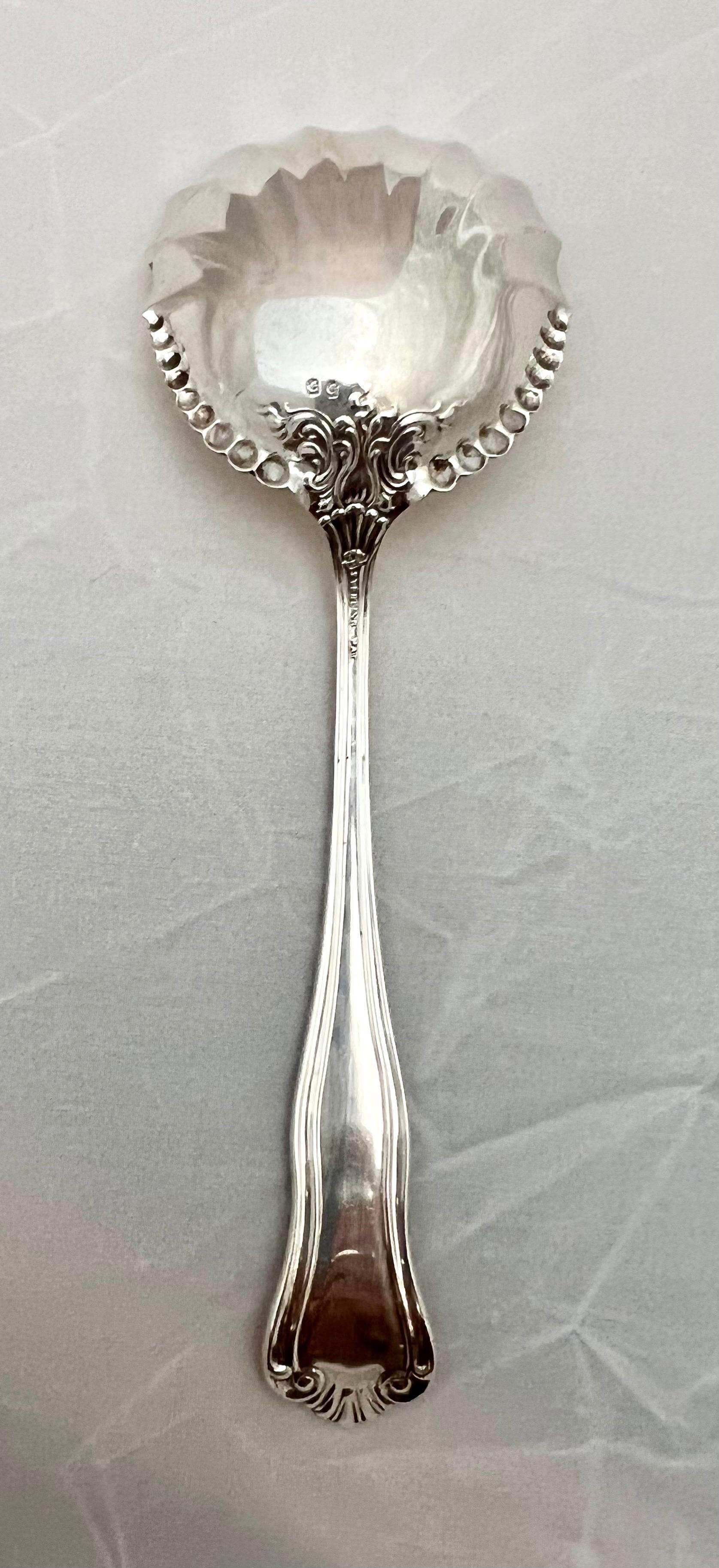 Sterling Silver Scalloped Serving Spoon In Good Condition In Los Angeles, CA