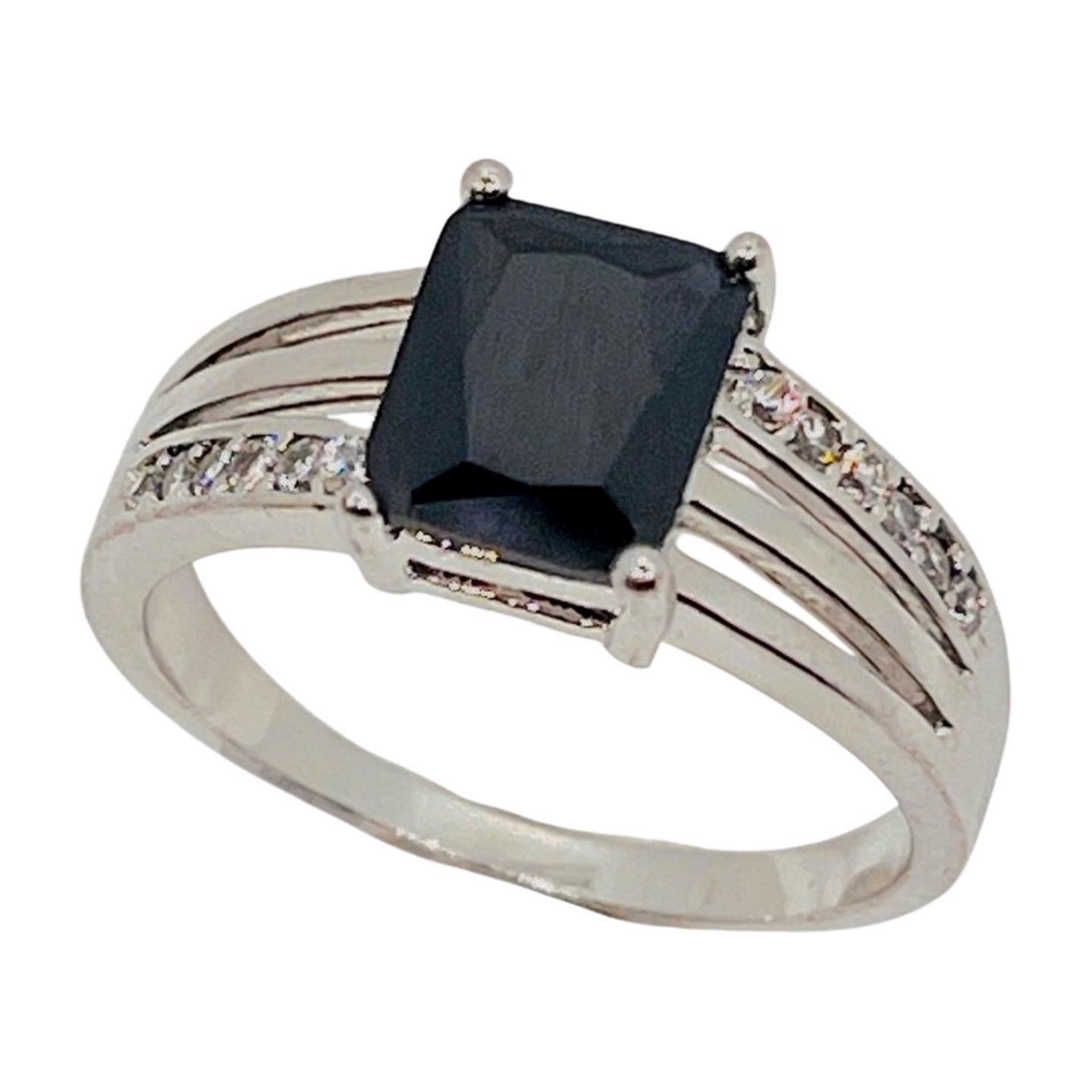 Sterling Silver Scissor-cut Hematite Ring, Clear CZ accent stones, Size 11.75 For Sale 2