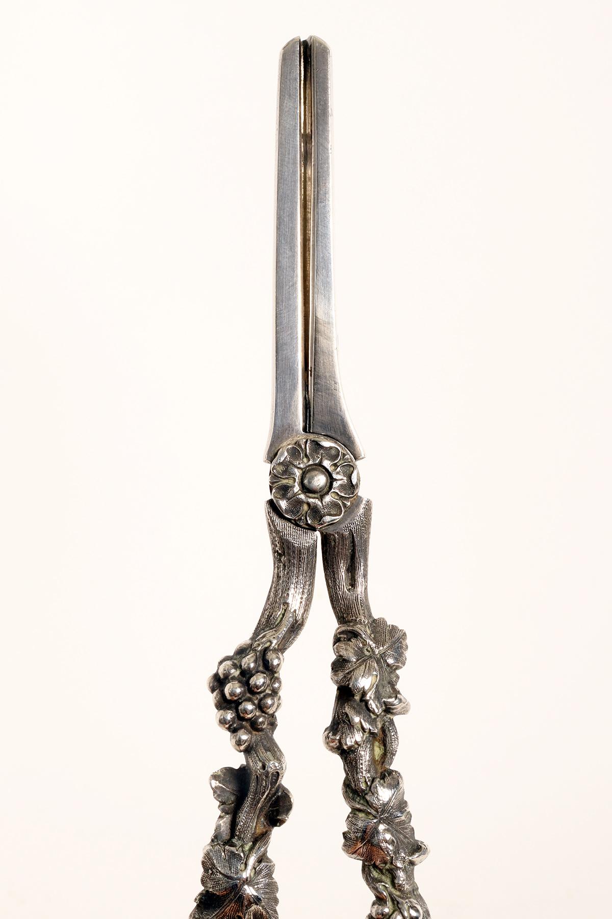 Sterling Silver Scissors to Cut the Stems of the Bunches of Grapes, USA 1860 For Sale 2