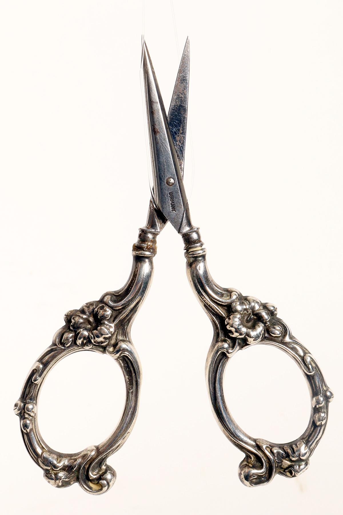 Sterling Silver Scissors to Cut the Stems of the Bunches of Grapes, USA, 1900 For Sale 4
