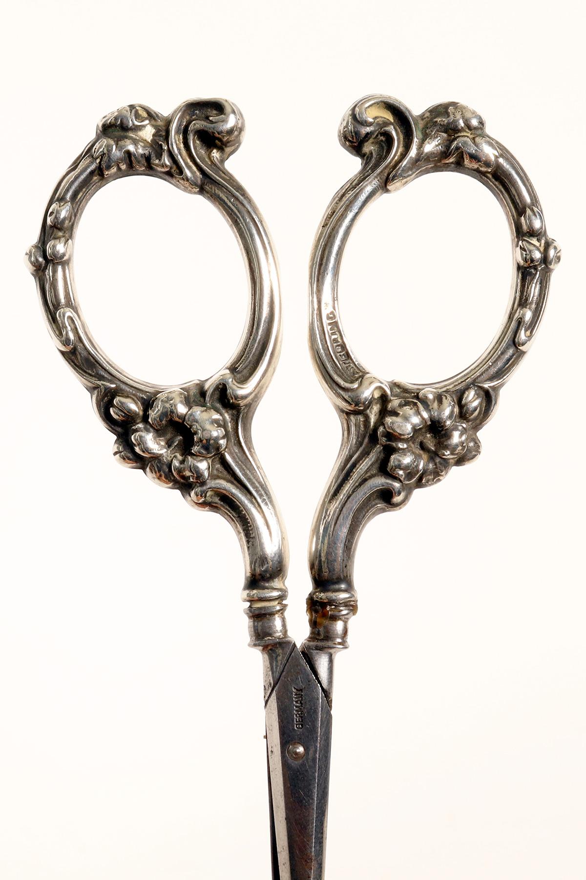 20th Century Sterling Silver Scissors to Cut the Stems of the Bunches of Grapes, USA, 1900 For Sale