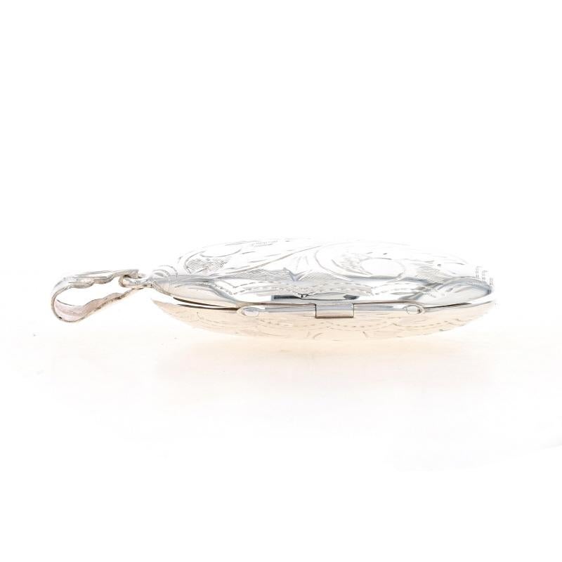 Donna Ciondolo a forma di vite in argento Sterling - 925 Due cornici ovali in vendita