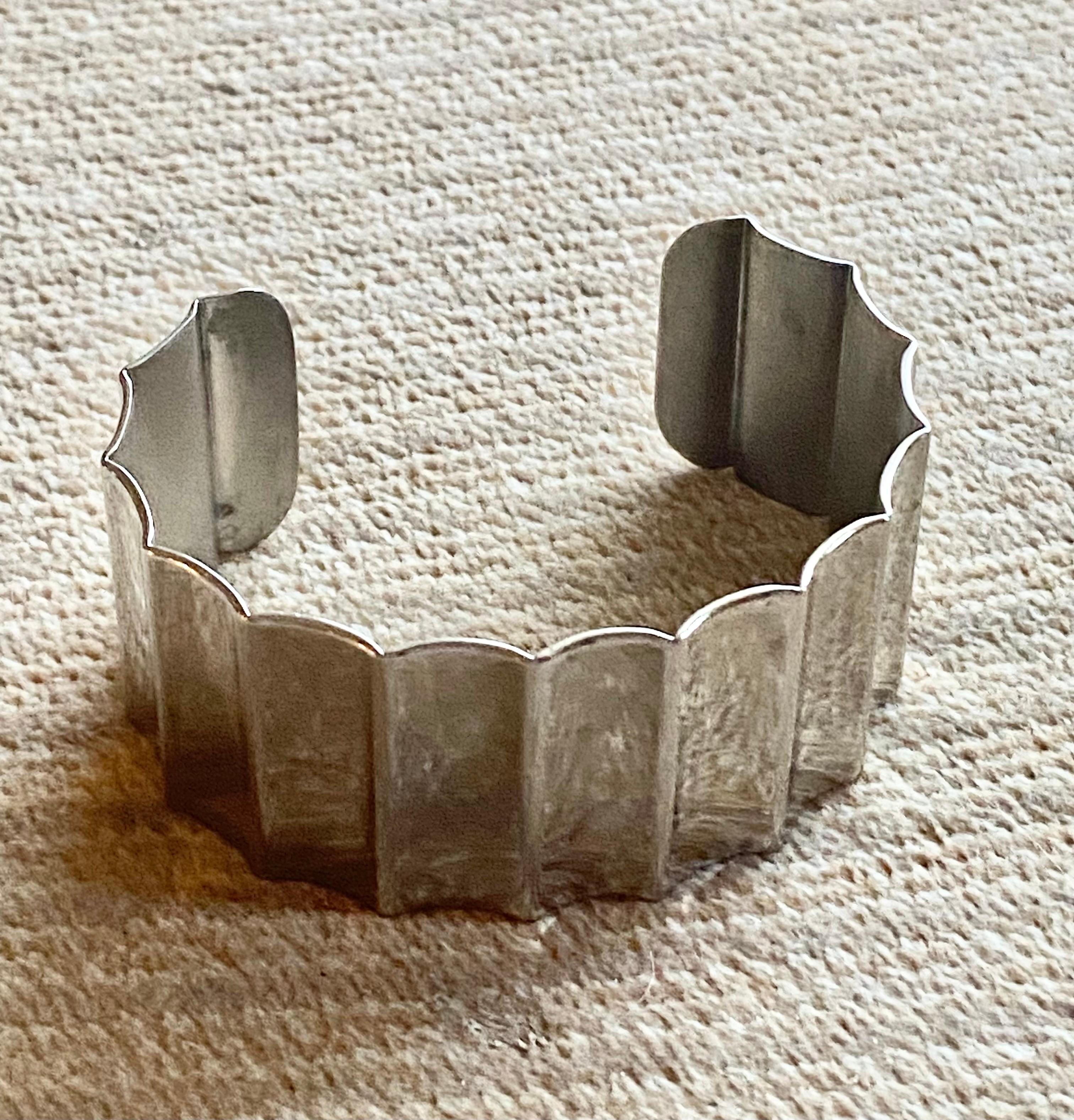 Bracciale scultoreo in argento 925 in vendita 4