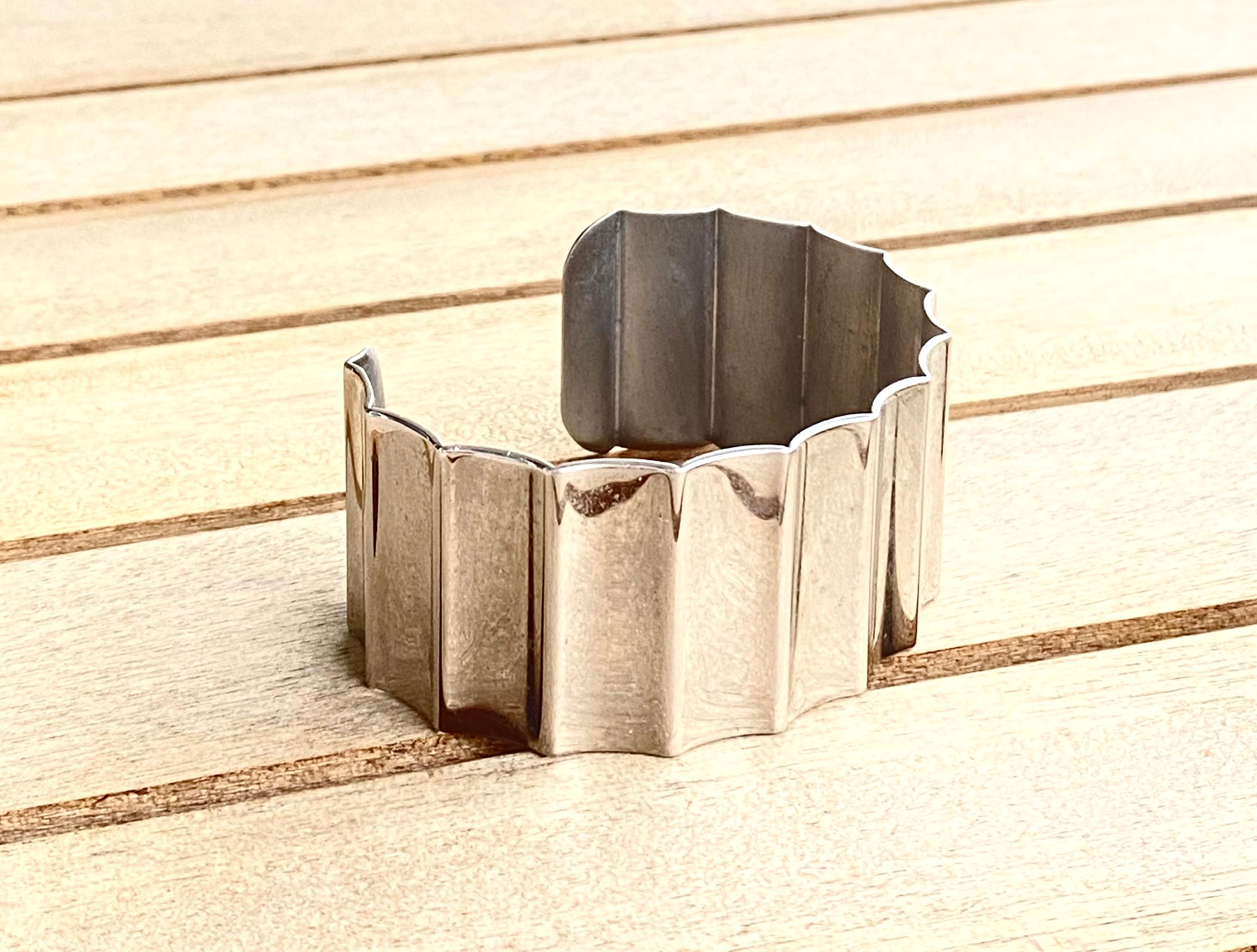 Bracciale scultoreo in argento 925 in vendita 2