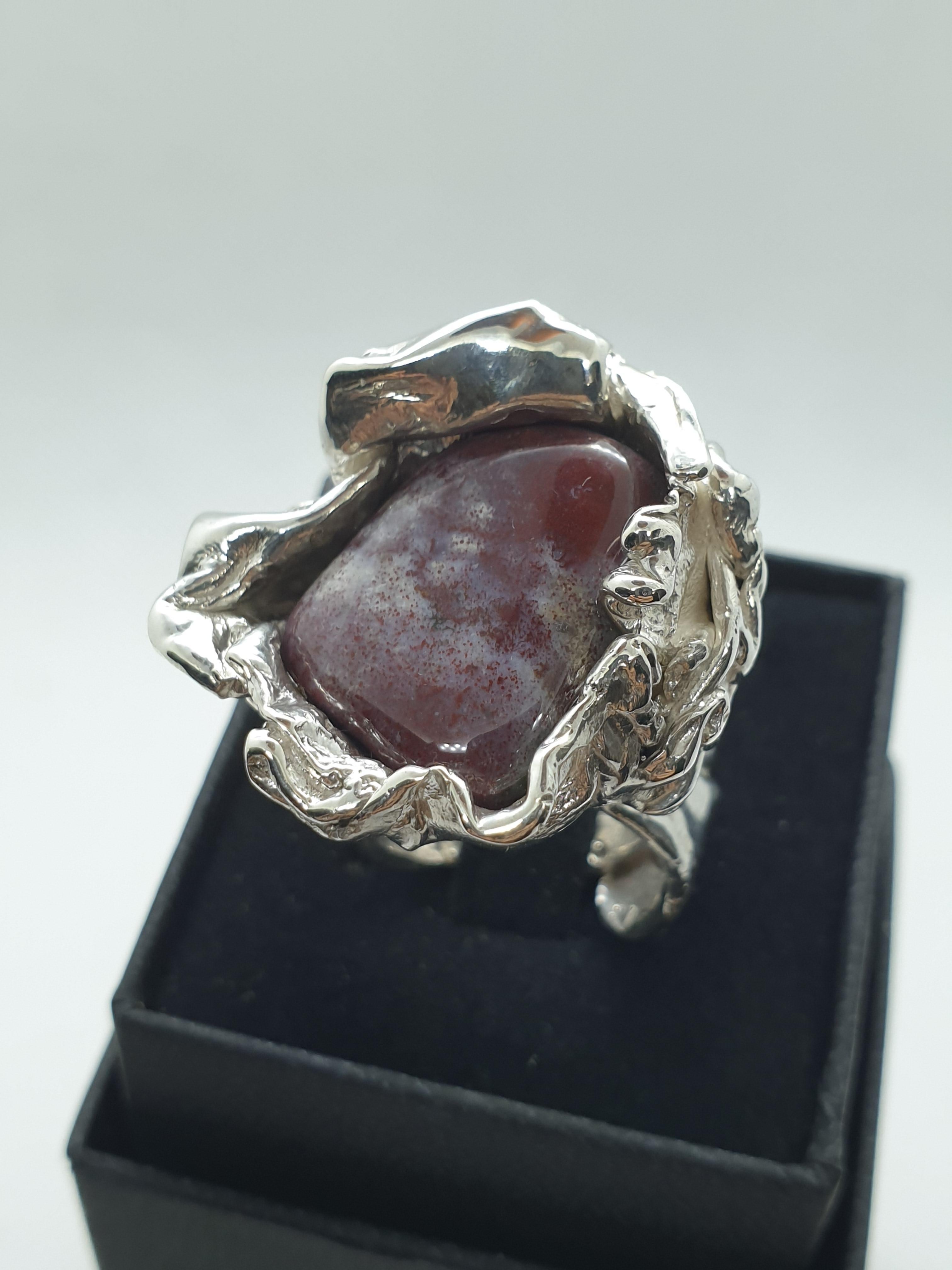Modern Sterling Silver Sculpture Ring Violet Lepidolite Crystal, Italy For Sale