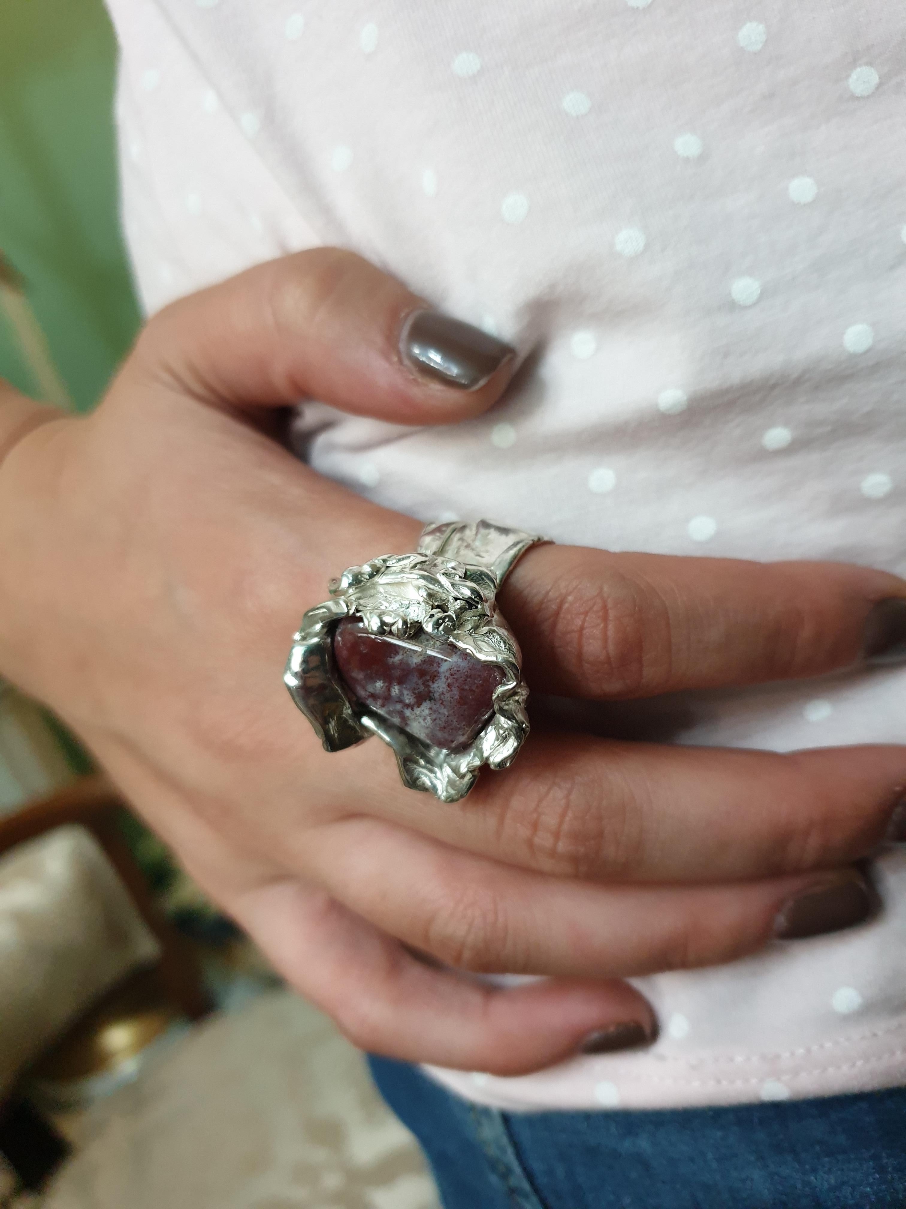 Sterling Silver Sculpture Ring Violet Lepidolite Crystal, Italy In New Condition For Sale In firenze, IT