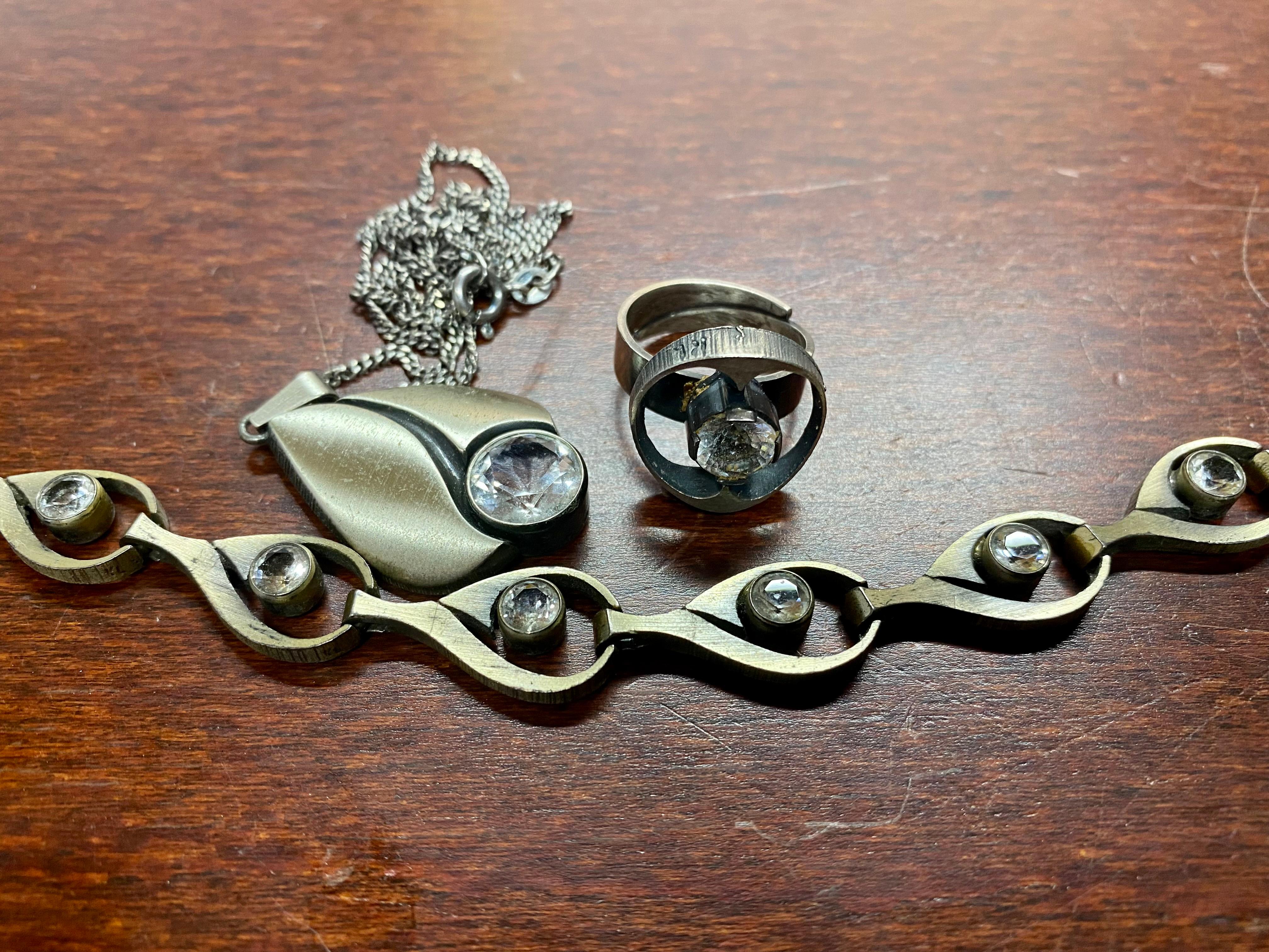 Modernist Sterling Silver Set, Necklace, Bracelet and Ring by Karl Laine, Finland, 1970s For Sale