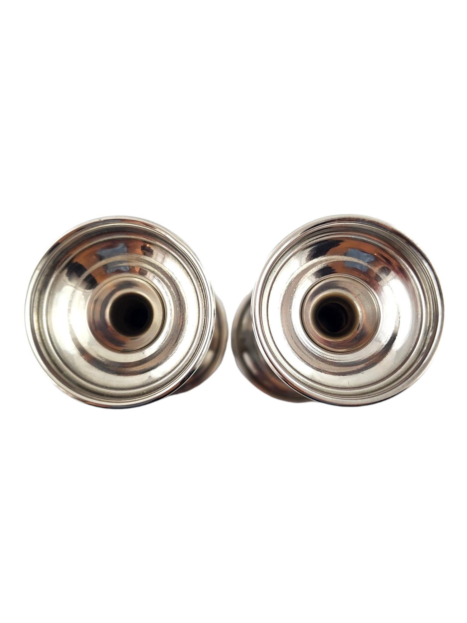 Set di 2 tazze Kiddush incise in argento Sterling #18712 in vendita 4