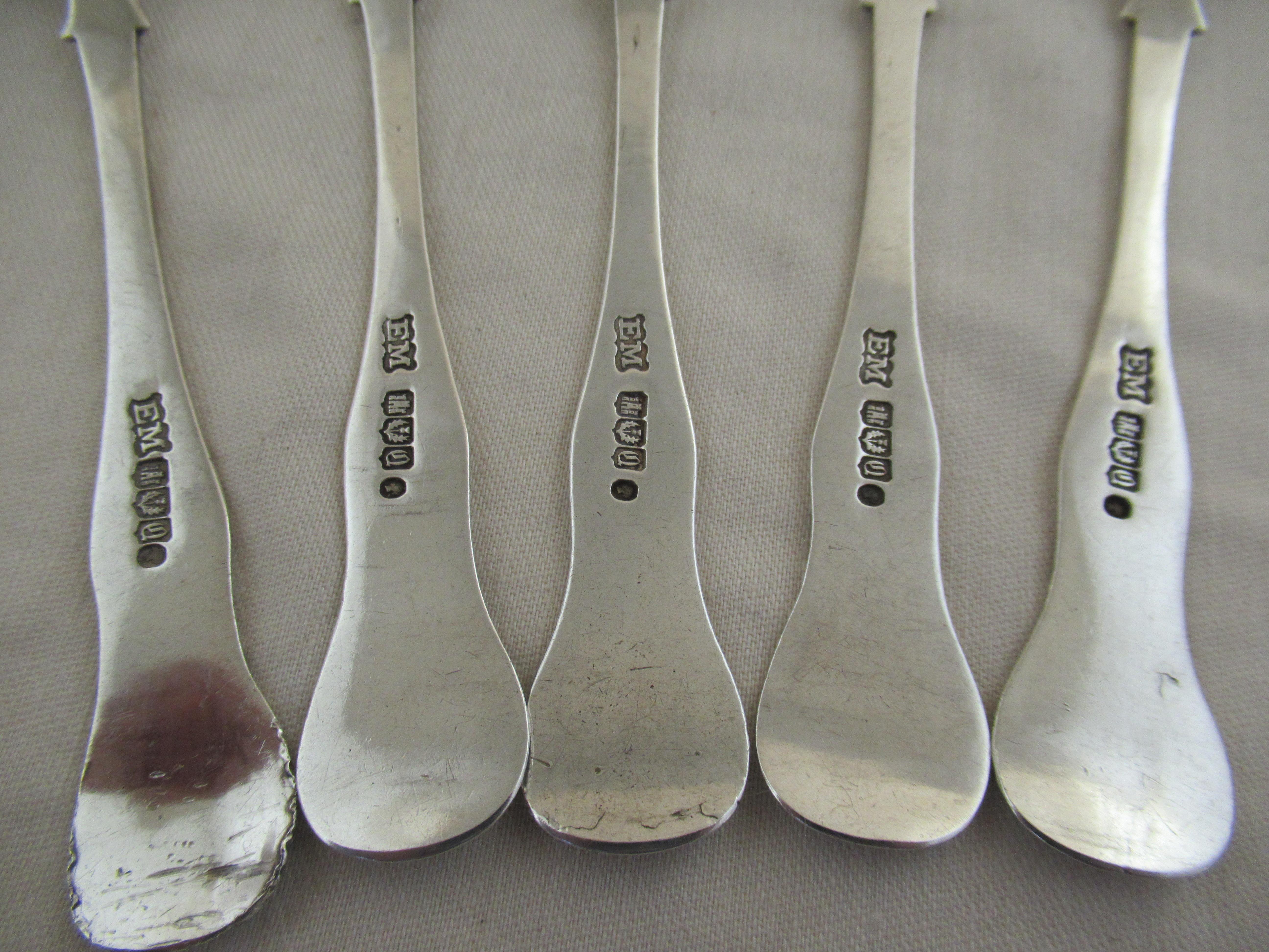 Sterling Silver, Set of 5 Kings Pattern Teaspoons, Hallmarked, Edinburgh 1847 In Good Condition For Sale In York, GB