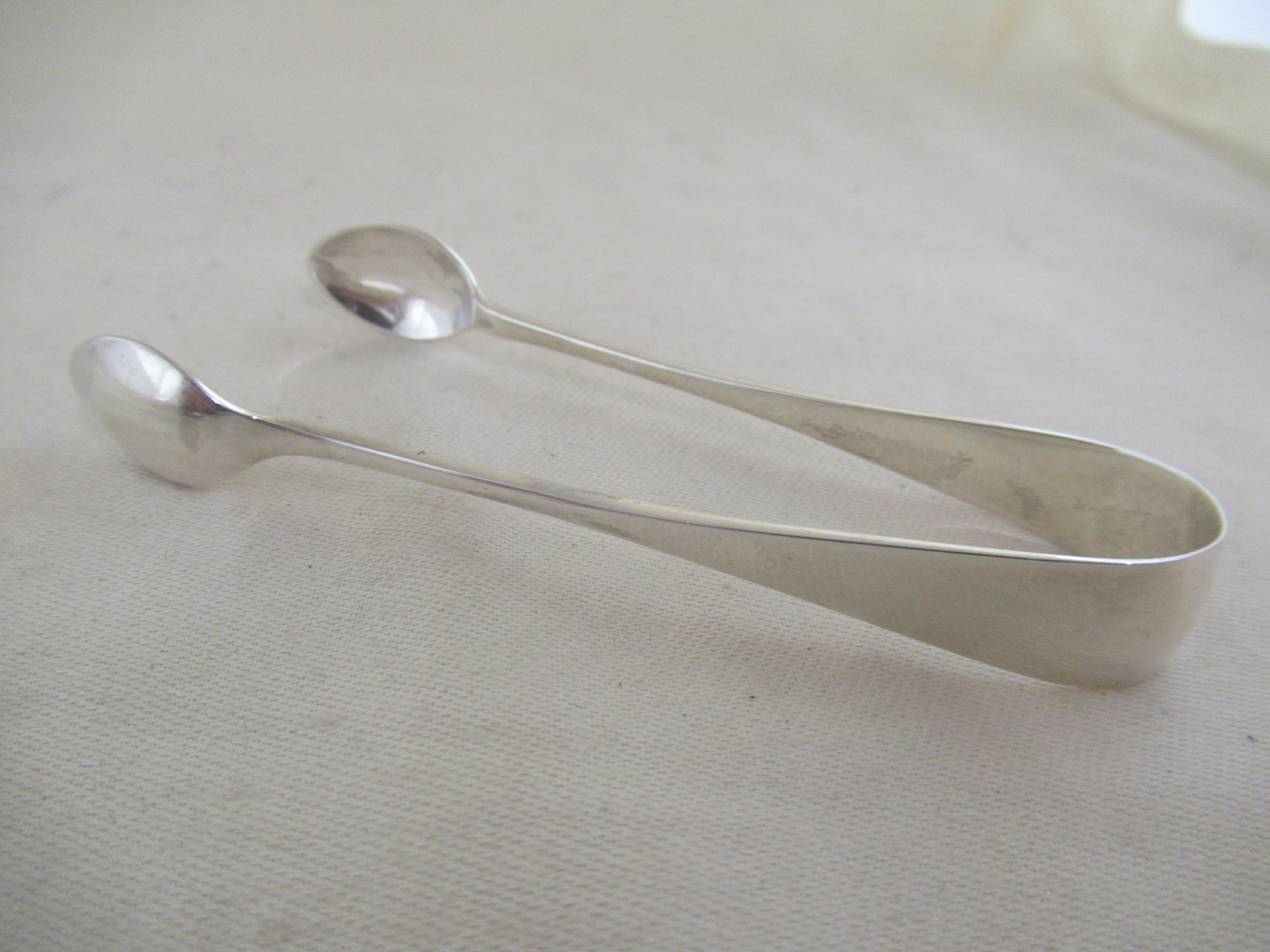 Sterling Silver Set of 6 Modern Pattern Spoons +Tongs Hallmarked:-Sheffield 1934 For Sale 3