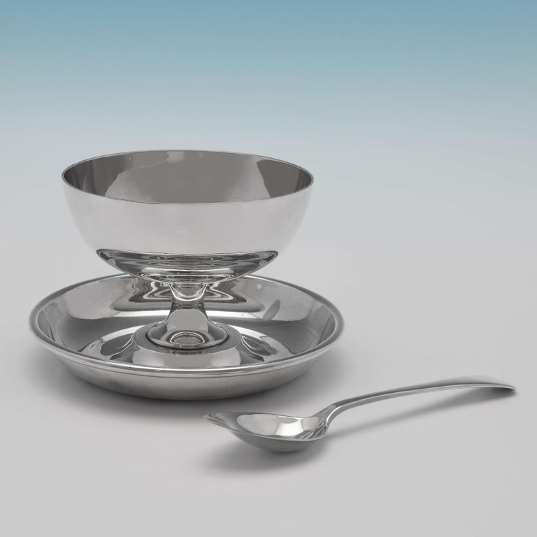 Art Deco Sterling Silver Set of Grapefruit Bowls and Spoons, Walker and