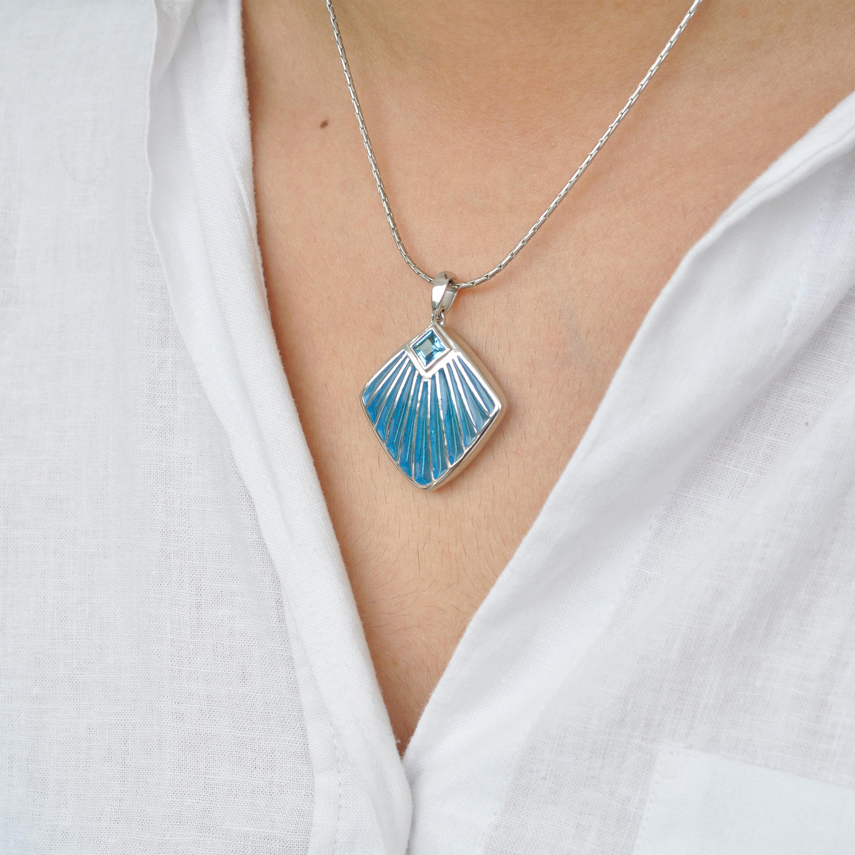 Halskette mit Plique-à-Jour-Emaille-Anhänger, Muschelblau, aus Sterlingsilber 3