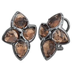 Boucles d'oreilles bouclier en argent sterling avec quartz fumé en forme de poire taillé en rose et diamants