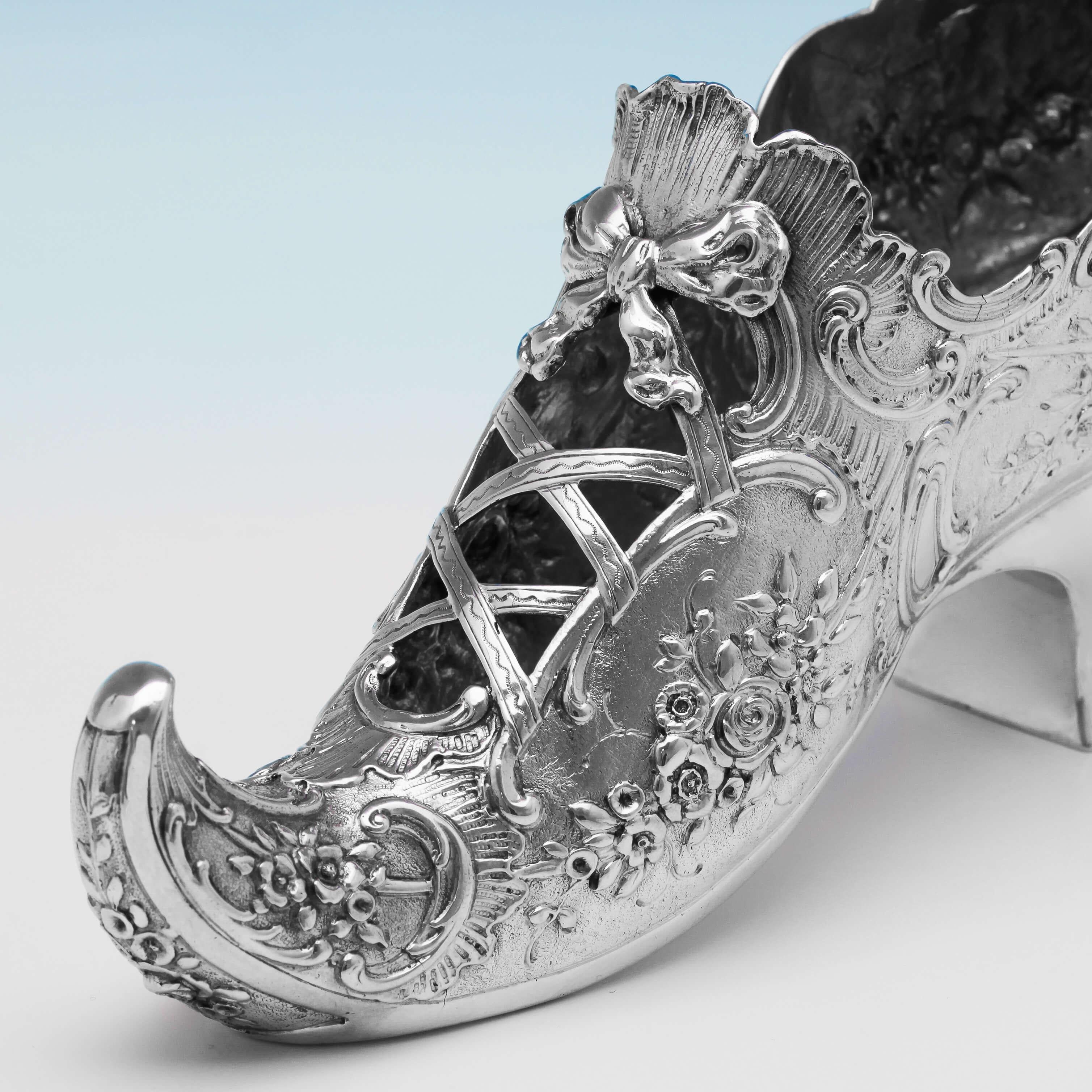 Victorien Modèle de chaussure victorien ancien de chaussure en argent sterling, Londres, 1896 en vente