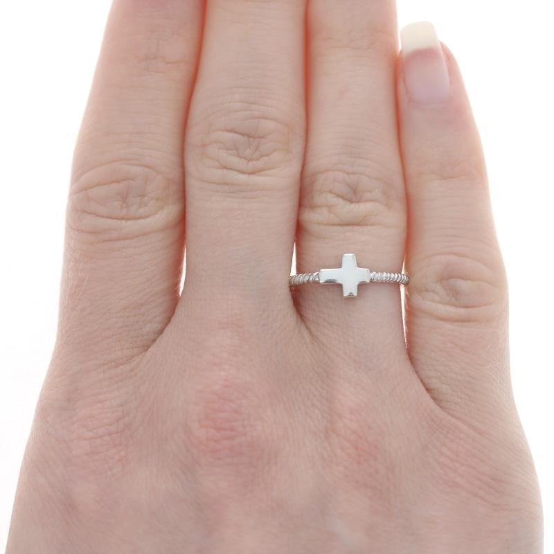Sterling Silver Sideways Cross Ring - 925 Faith Band Size 6 1/4 In Excellent Condition For Sale In Greensboro, NC