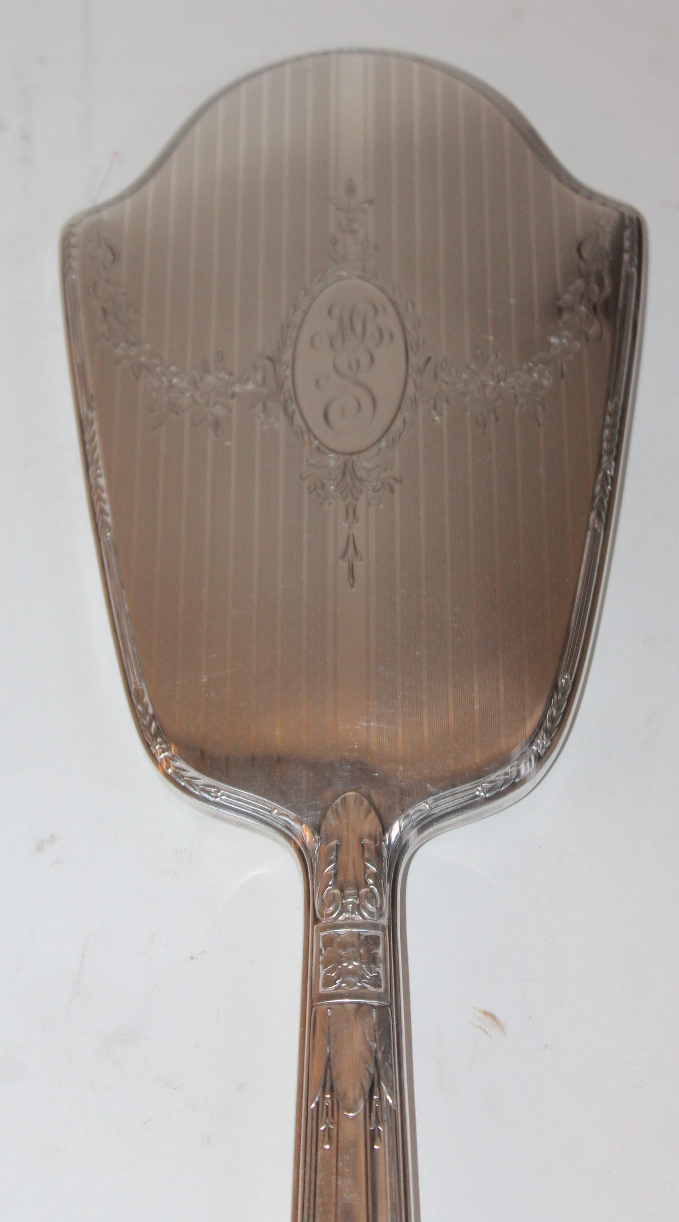 Ensemble de coiffeuse et miroir en argent sterling signé Alvin, 4 pièces en vente 4
