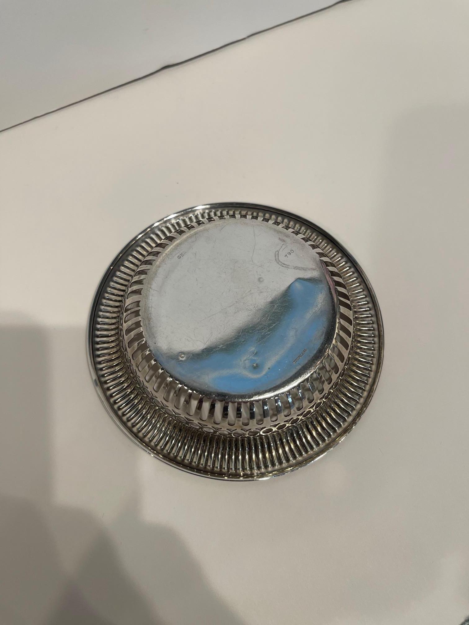 Argento 925 Cestino in argento Sterling Bonbon Piccolo traforato, metà del 20° secolo in vendita