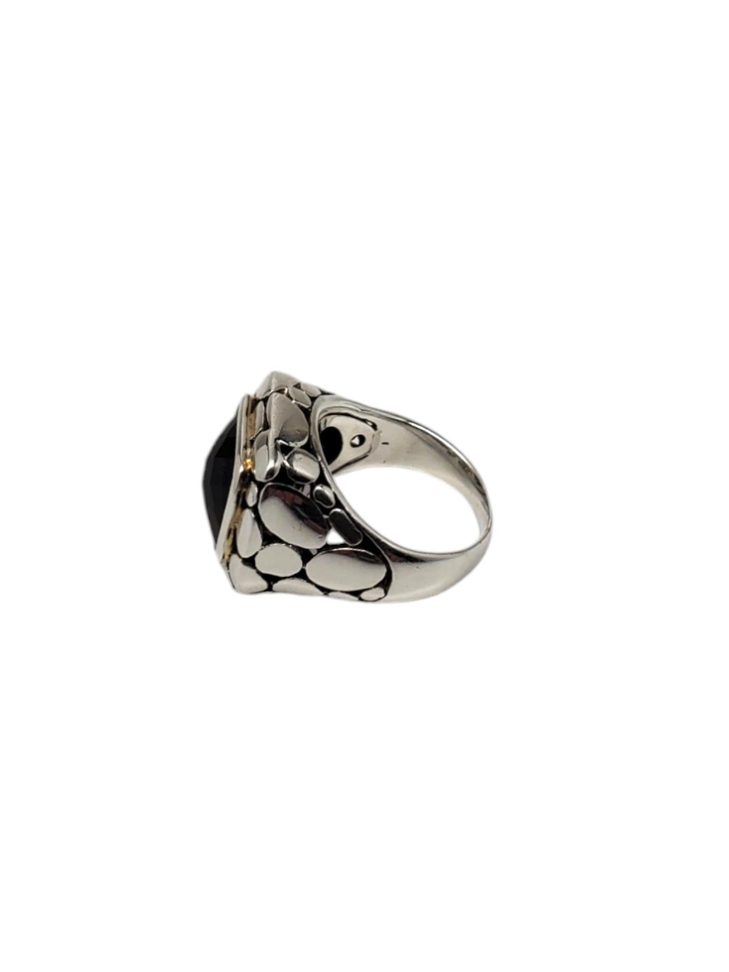 Sterling Silver Smokey Quartz Pebbled Ring Size 8.25

This vintage sterling silver pebbled ring features a faceted smokey quartz gemstone (11.90 mm x 11.61 mm) .

Width: 0.85 mm .

Shank: 3.26 mm.

Size: 8.25

Stamped: 925

Weight: 6.8 dwt./ 10.7