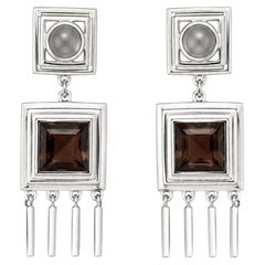 Argento sterling, quarzo fumé e pietra di luna, orecchini in stile Art Déco di Nathalie Edenburg
