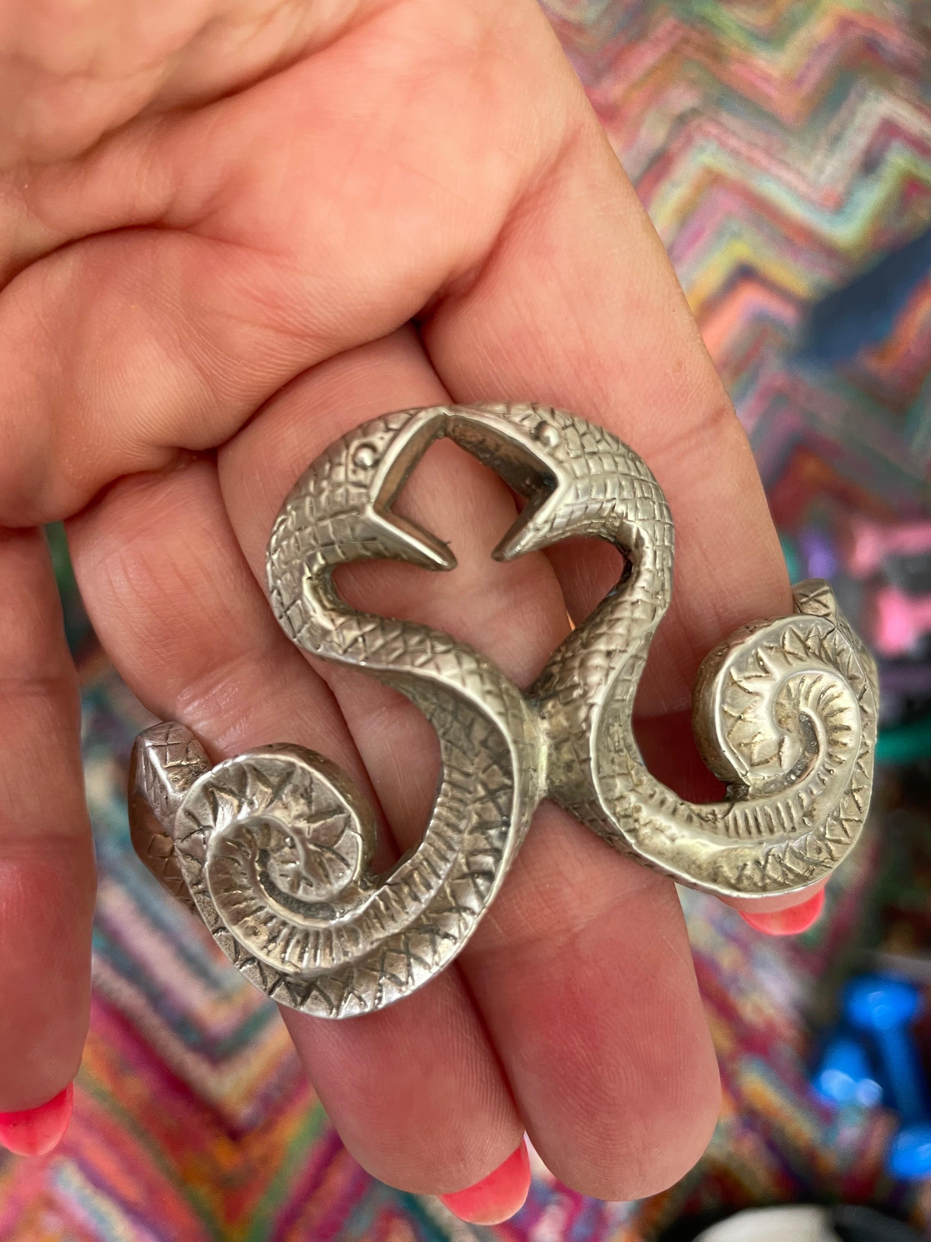 Bracciale serpente in argento Sterling Serpente a doppia testa in vendita 5
