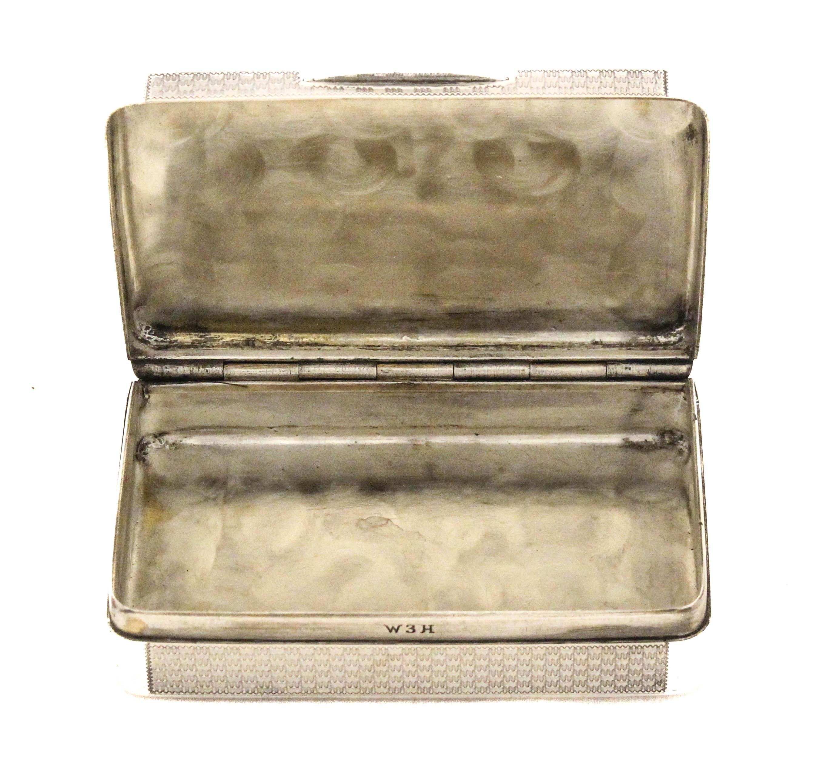 Sterling Silver Snuff Box In Excellent Condition For Sale In Brooklyn, NY