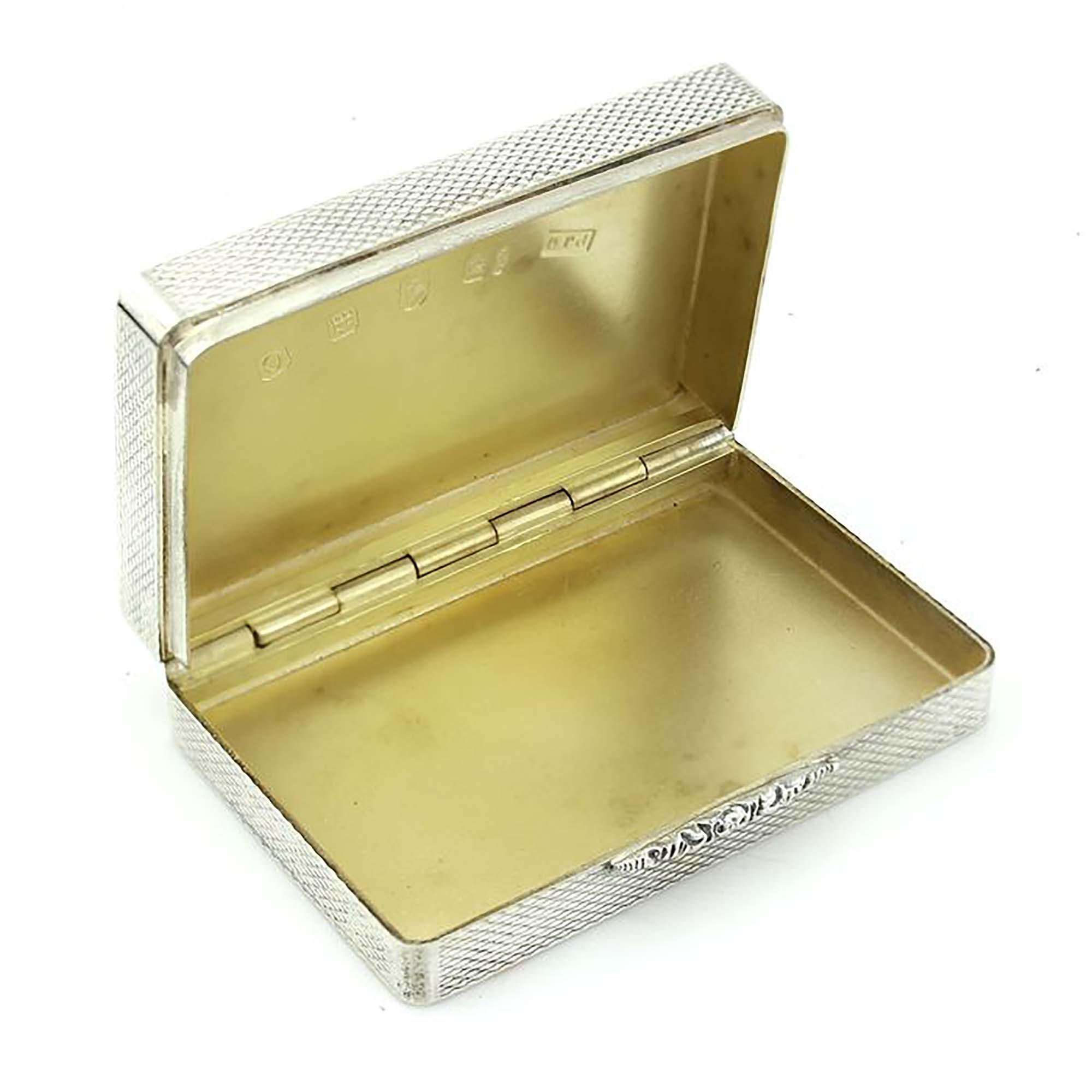 British Sterling Silver Snuff Box with Gold Metal Strip on the Base For Sale