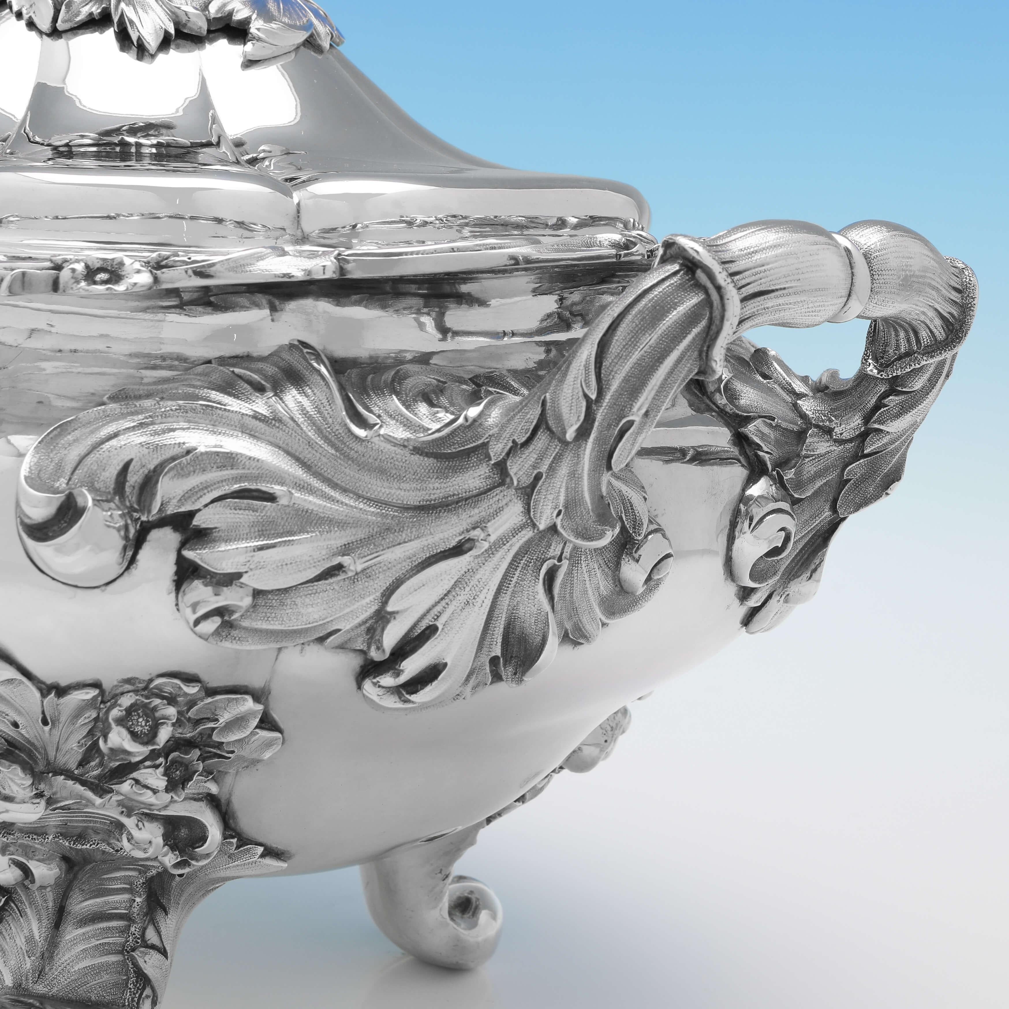 Early 19th Century Stunning George IV Antique Sterling Silver Soup Tureen - London 1927  For Sale