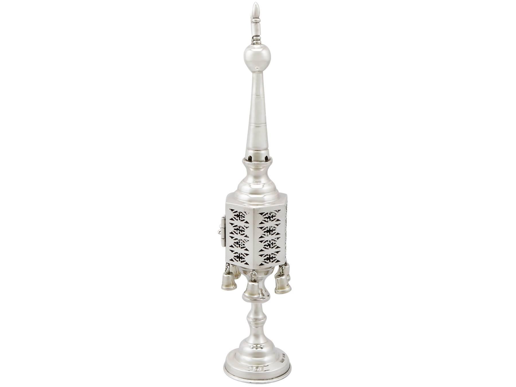 An exceptional, fine and impressive vintage Elizabeth II English sterling silver spice tower, an addition to our silver Judaica collection.

This exceptional vintage sterling silver spice box has been modelled in the form of a tower.

The