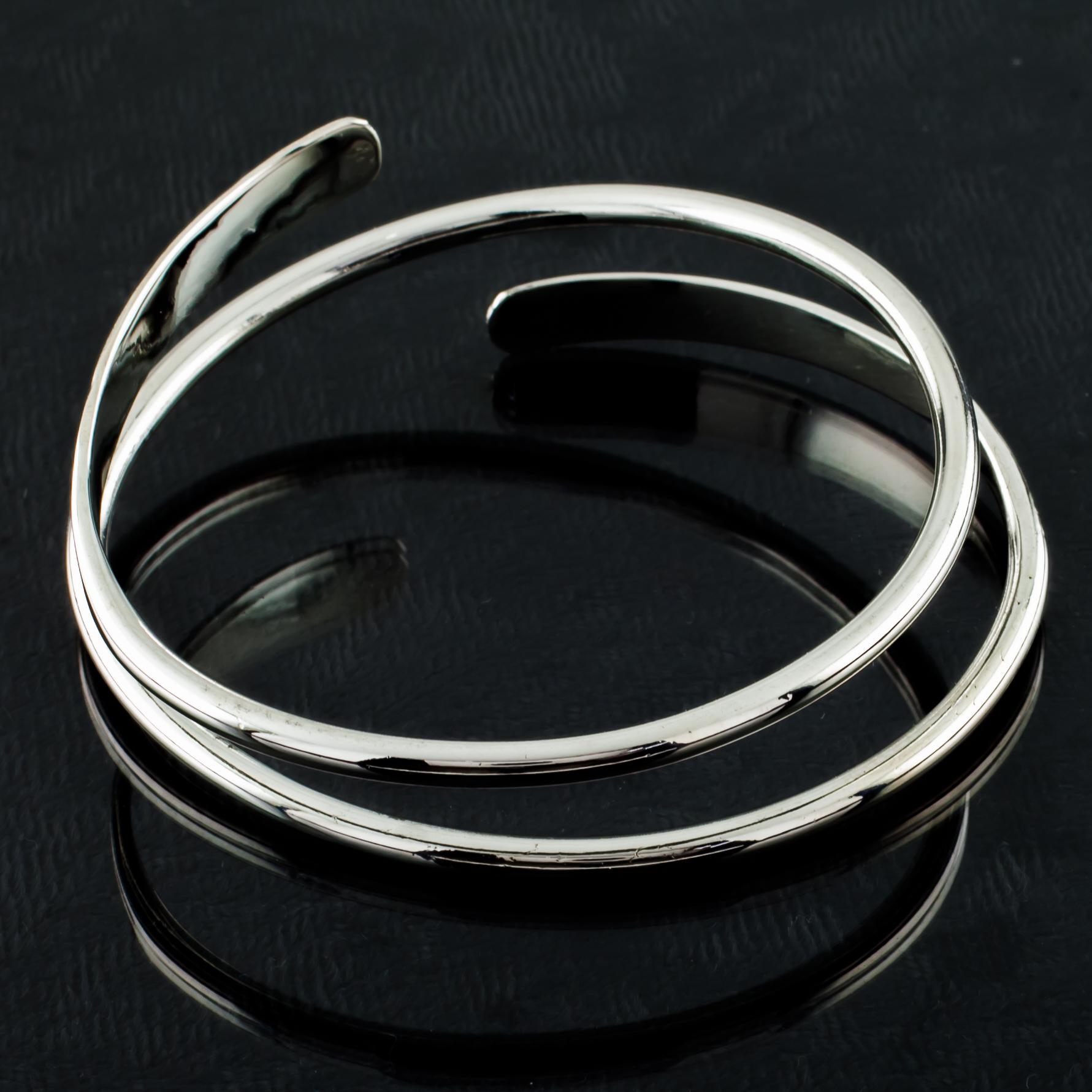 Moderno Bracciale a spirale in argento 925, misura 8 in vendita