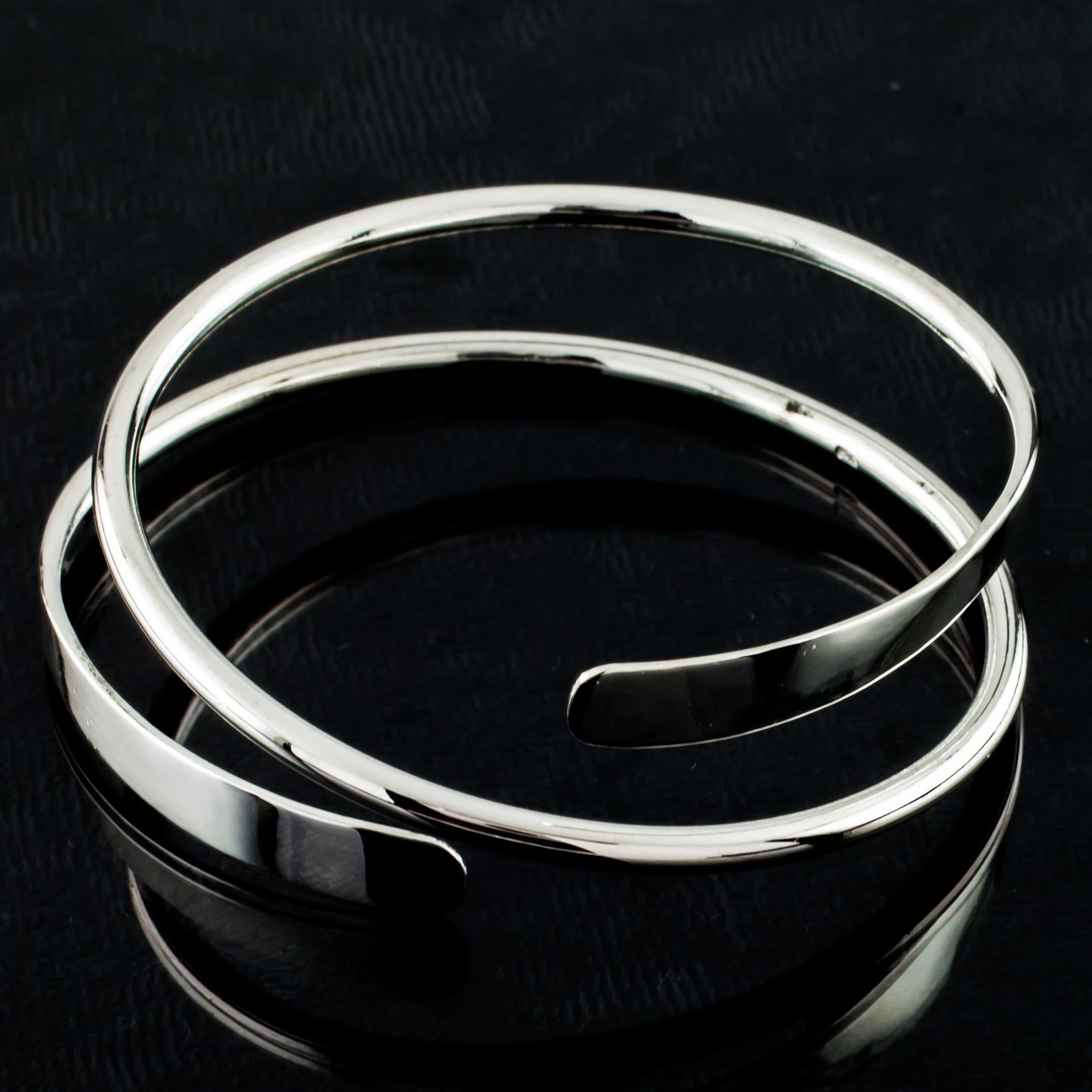 Bracciale a spirale in argento 925, misura 8 In condizioni buone in vendita a Van Nuys, CA